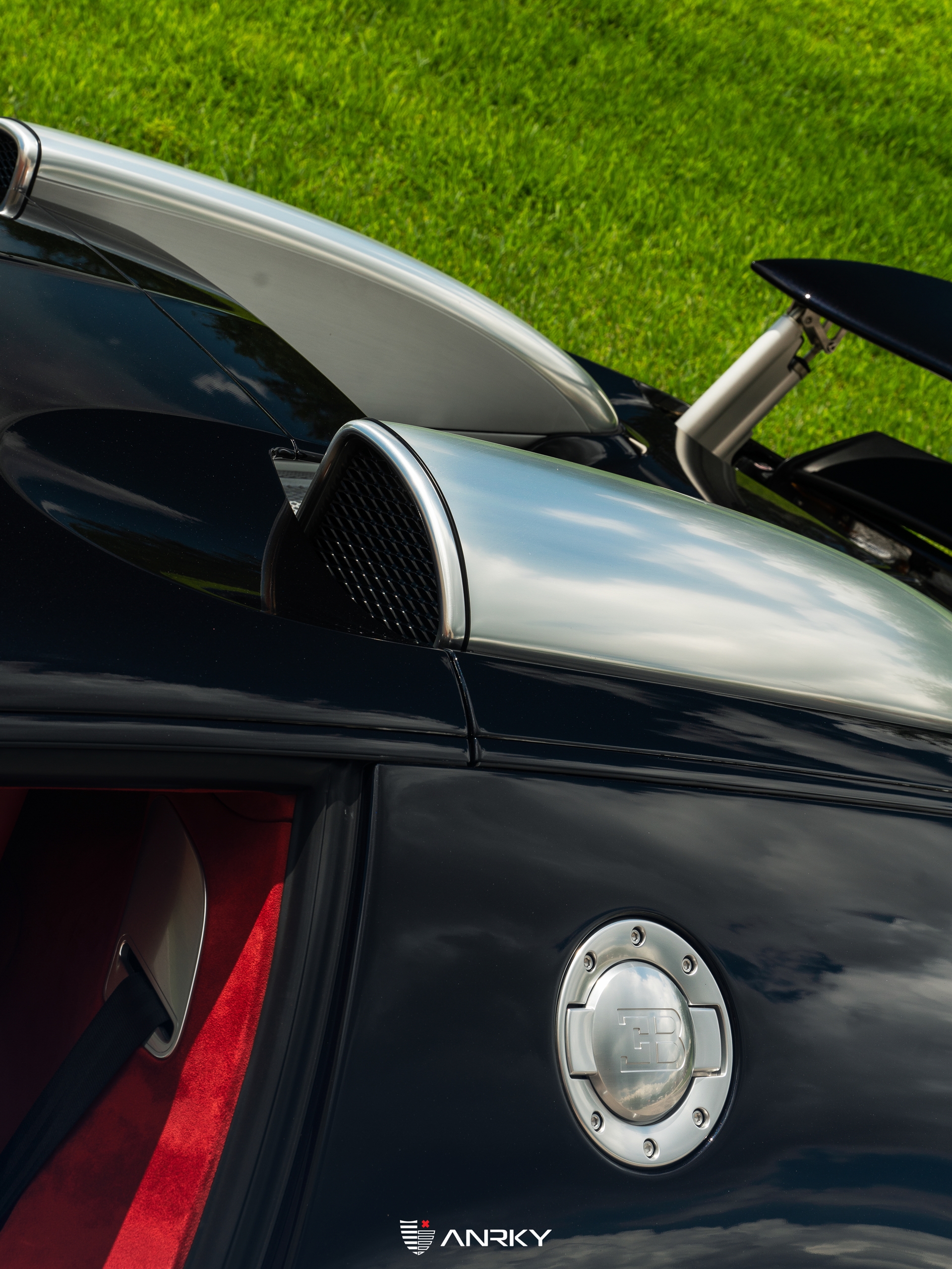 Bugatti Veyron | on ANRKY XR-105 | Mirror Polished Smoked
