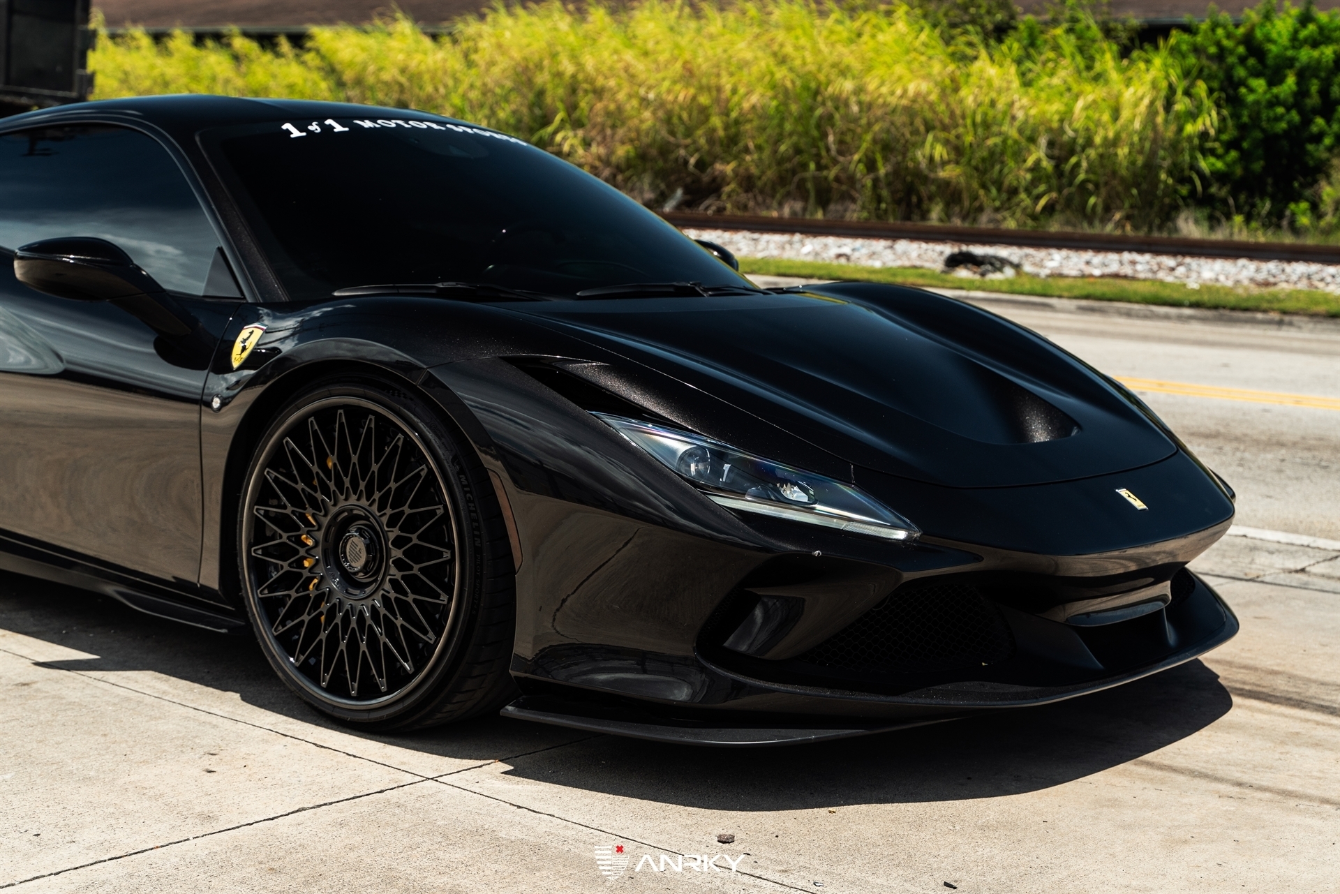 Ferrari F8 | Nero | on ANRKY RS7.3 | Gloss Black