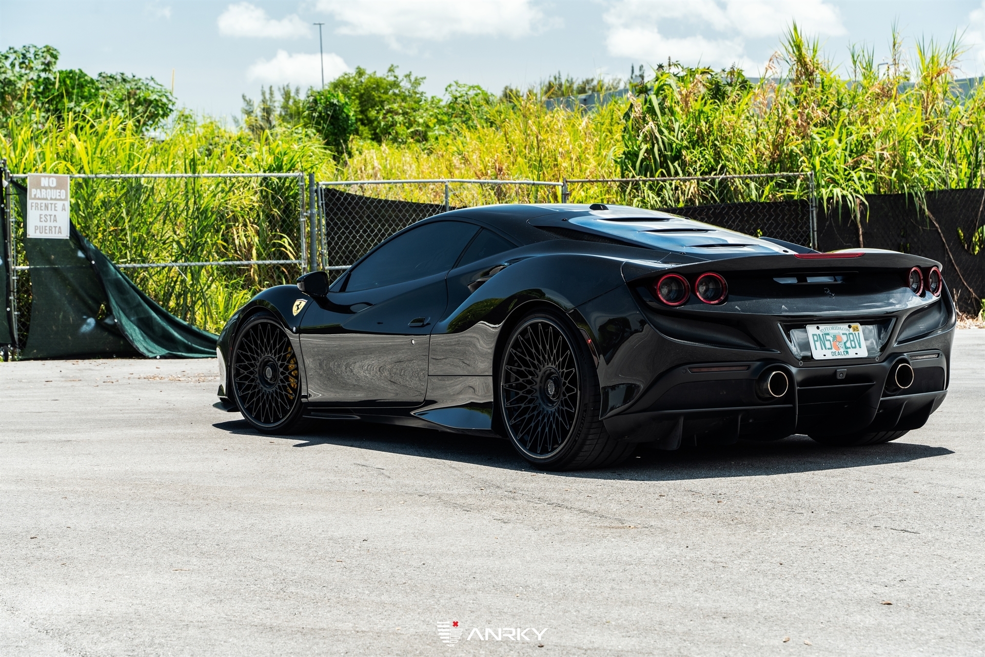 Ferrari F8 | Nero | on ANRKY RS7.3 | Gloss Black