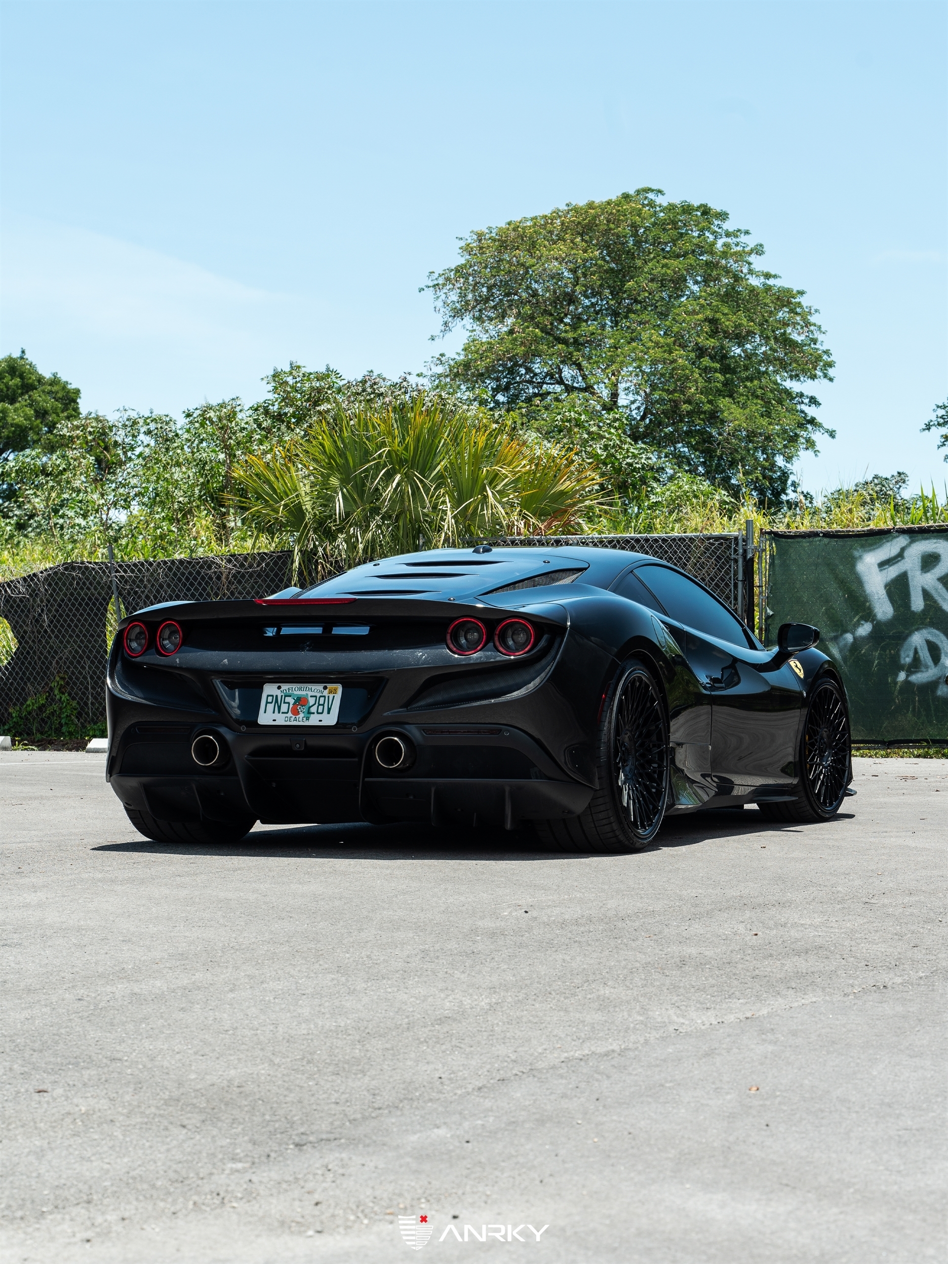 Ferrari F8 | Nero | on ANRKY RS7.3 | Gloss Black