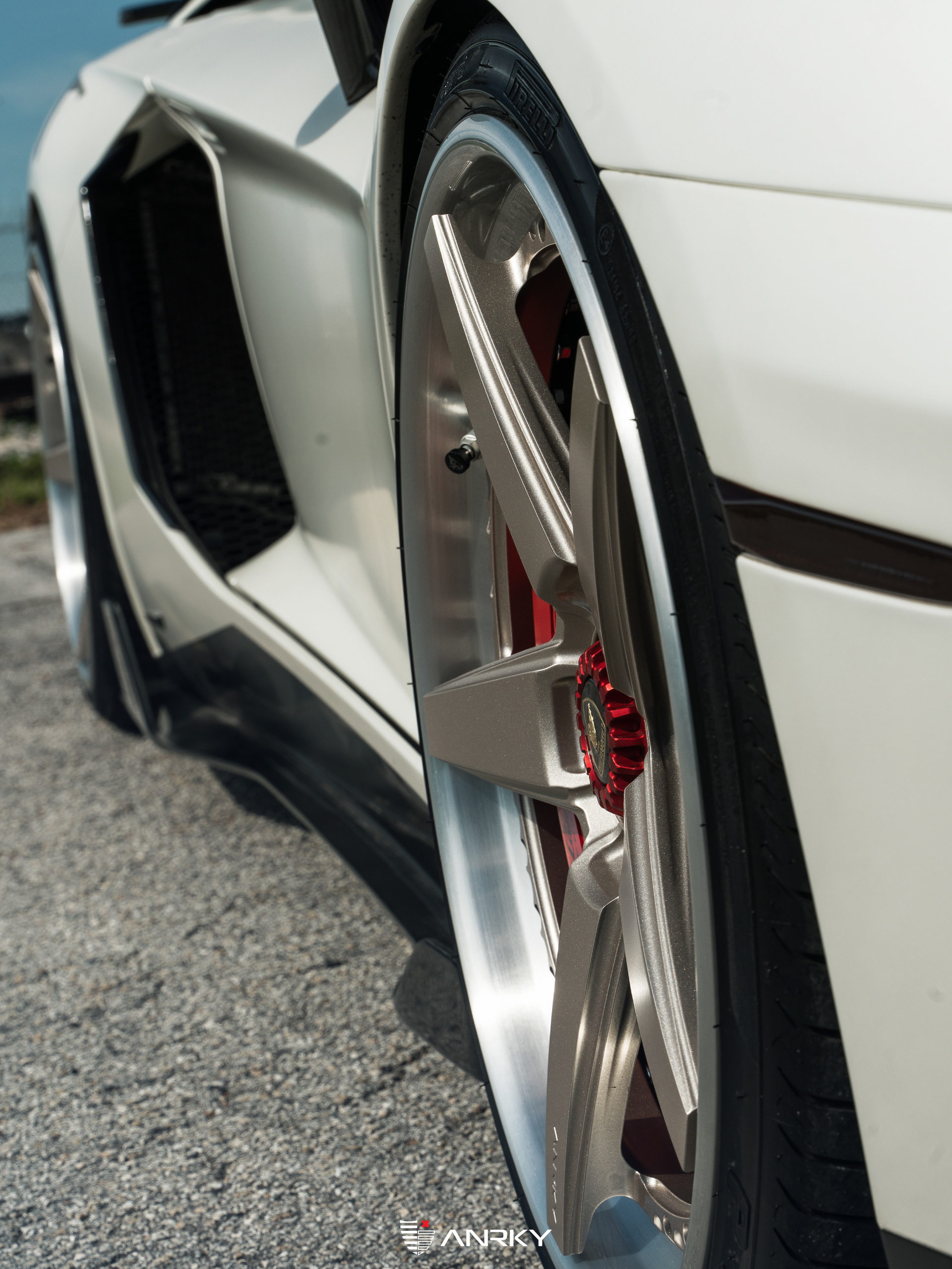 Lamborghini Aventador SV Roadster | Ballon White | ANRKY RS5.3 | Satin White Gold