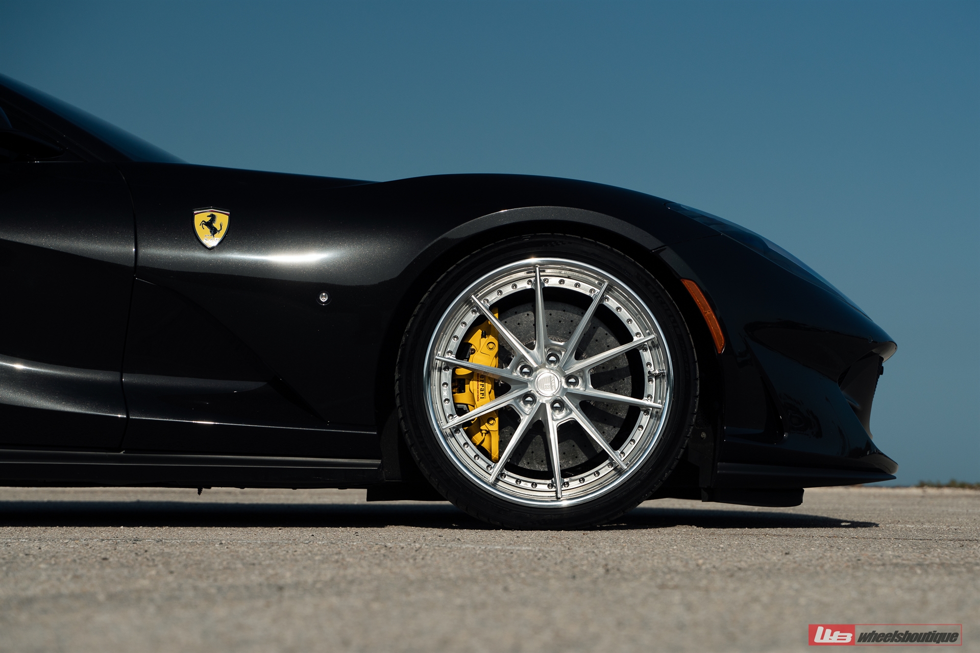 Ferrari 812 | Nero | on ANRKY AN38 | Brushed Clear