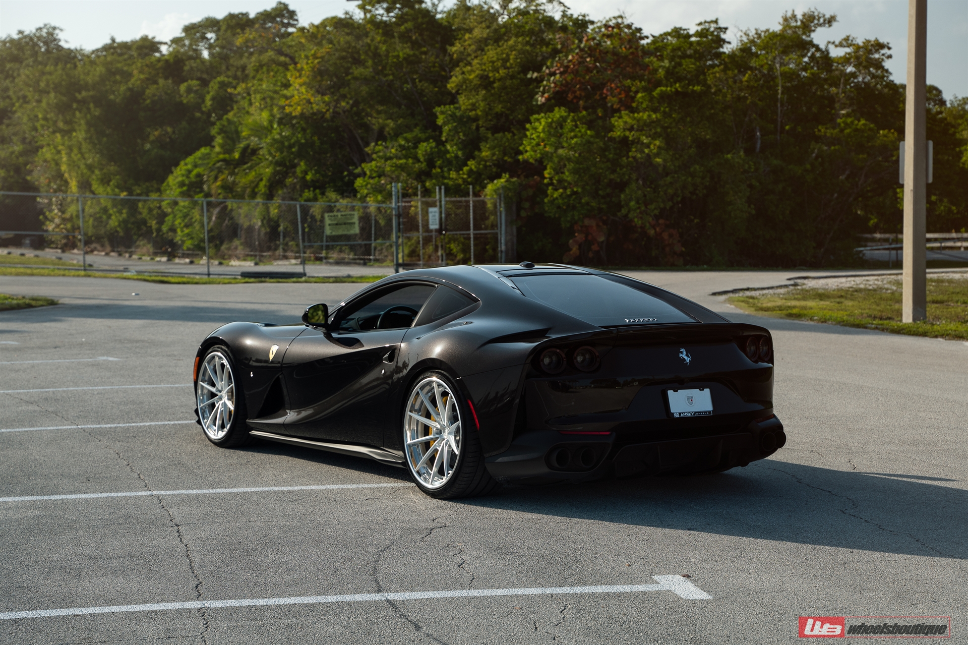 Ferrari 812 | Nero | on ANRKY AN38 | Brushed Clear