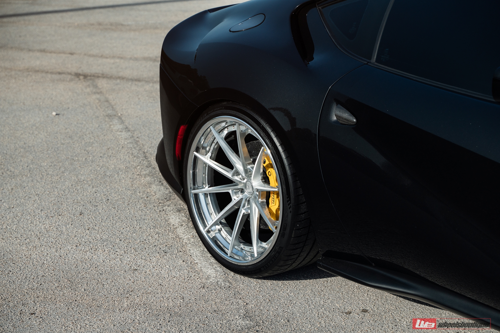 Ferrari 812 | Nero | on ANRKY AN38 | Brushed Clear