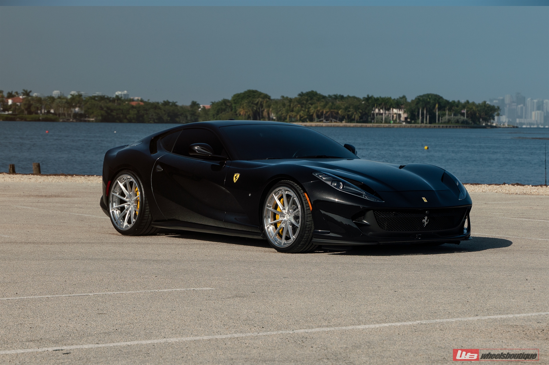 Ferrari 812 | Nero | on ANRKY AN38 | Brushed Clear
