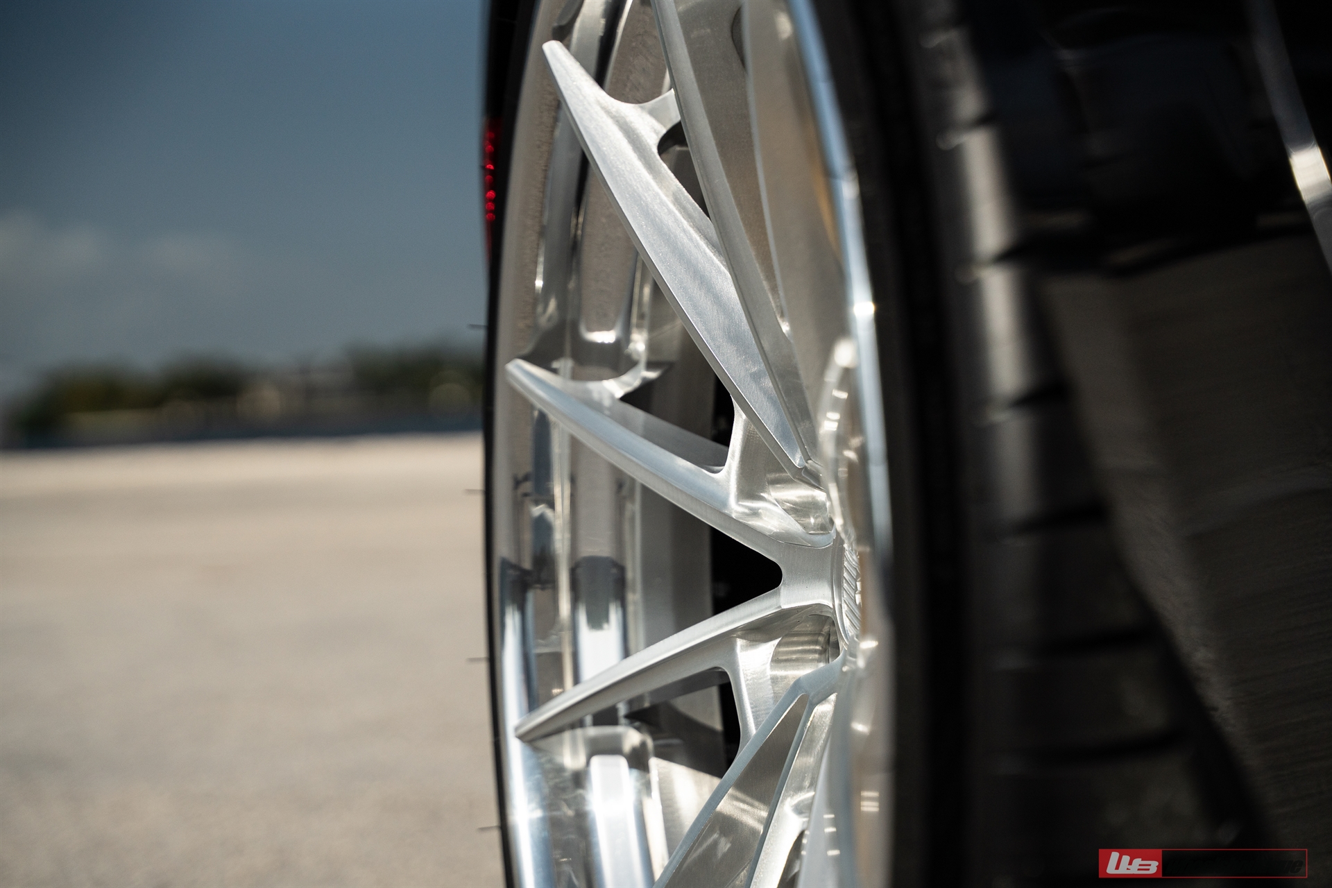 Ferrari 812 | Nero | on ANRKY AN38 | Brushed Clear