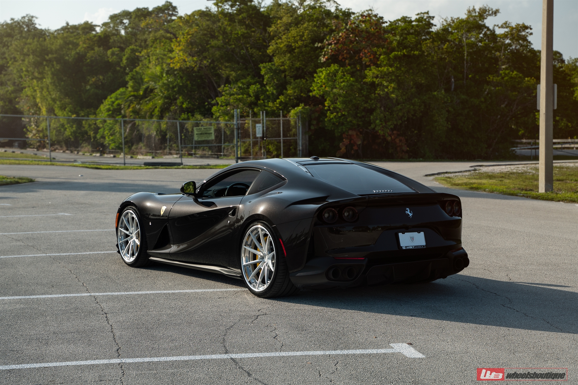 Ferrari 812 | Nero | on ANRKY AN38 | Brushed Clear