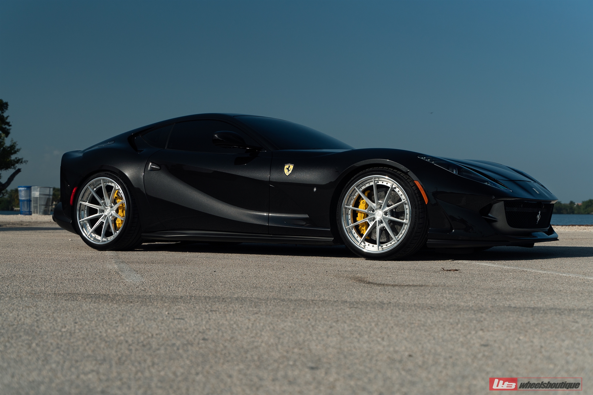 Ferrari 812 | Nero | on ANRKY AN38 | Brushed Clear