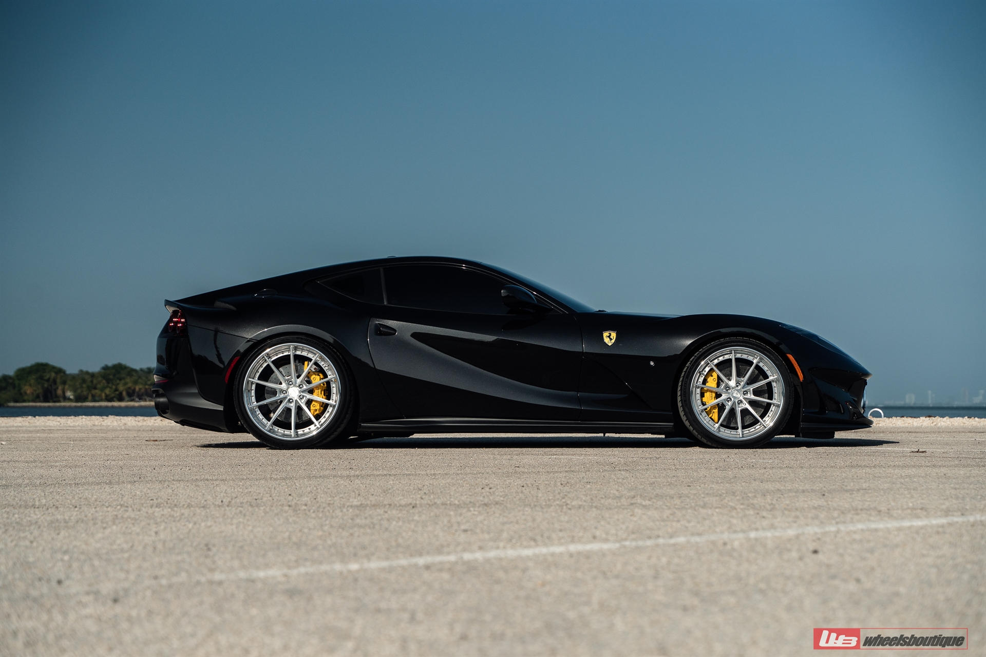 Ferrari 812 | Nero | on ANRKY AN38 | Brushed Clear