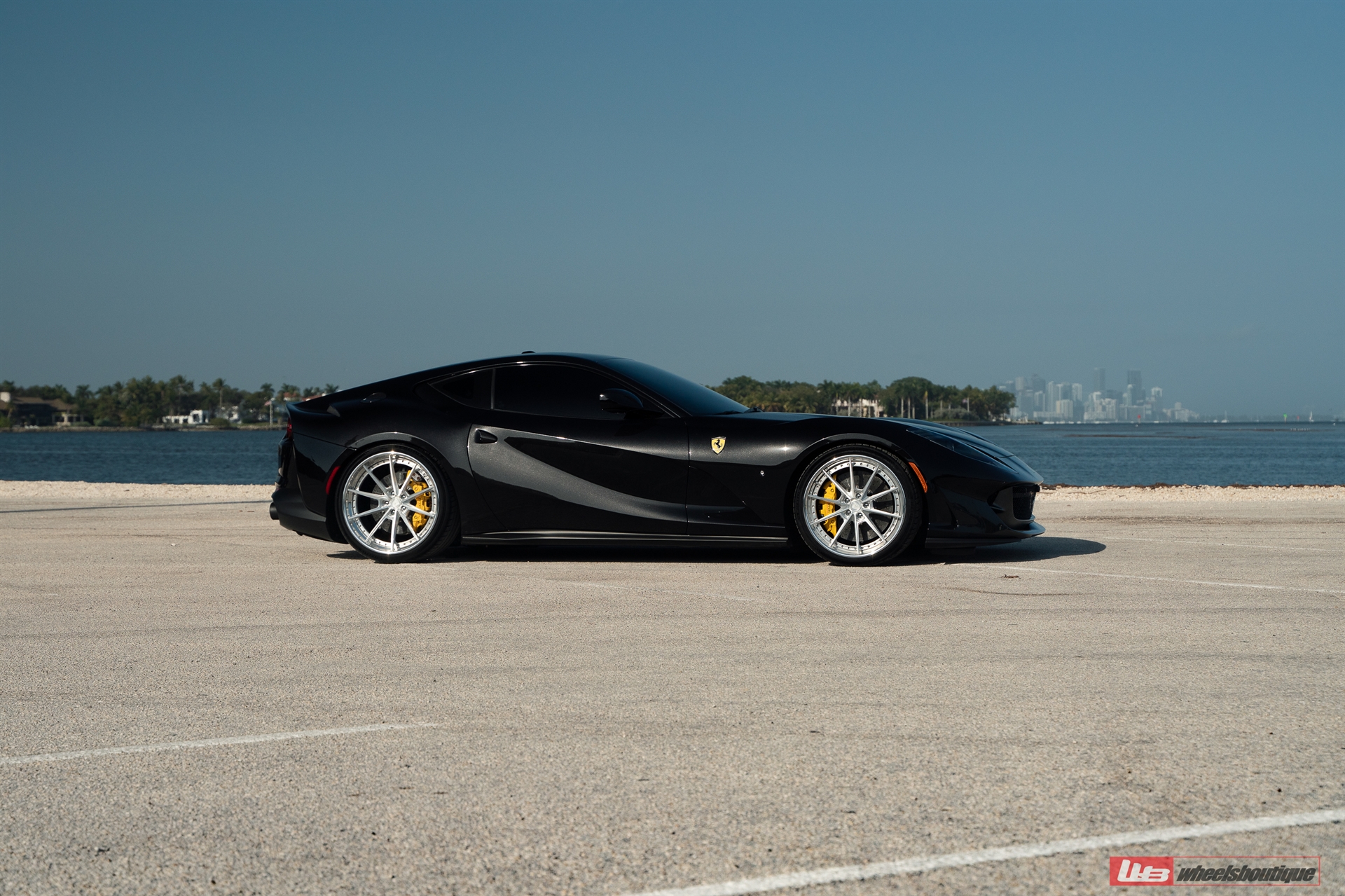 Ferrari 812 | Nero | on ANRKY AN38 | Brushed Clear