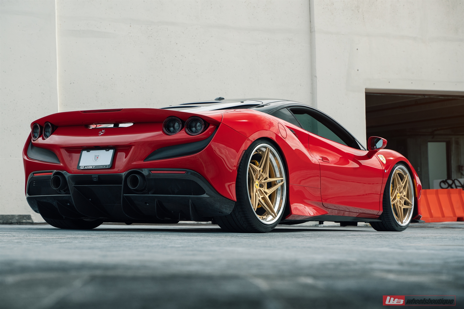 Ferrari F8 | Rosso Corsa | on ANRKY S3-X3 | Gloss Gold