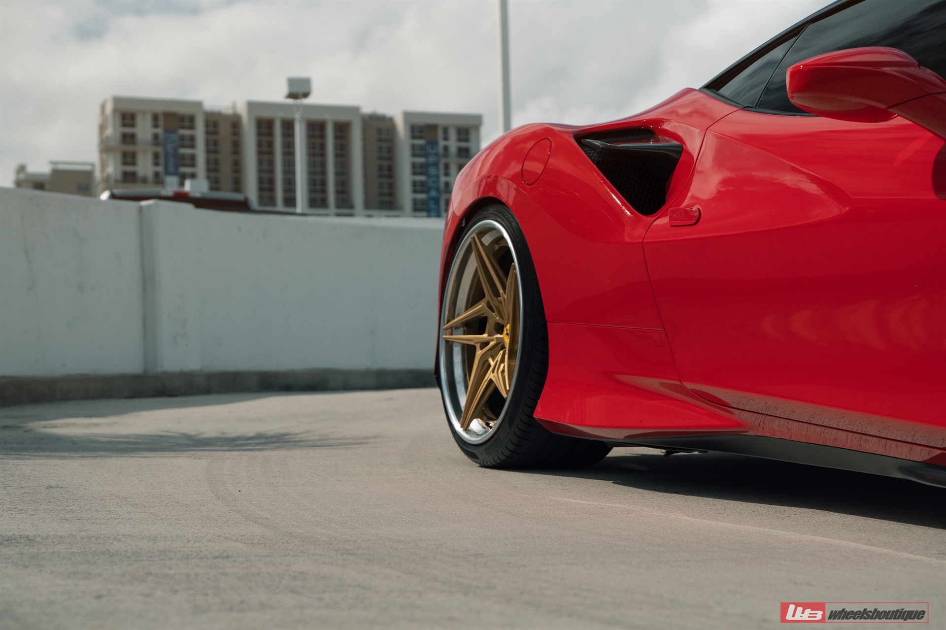 Ferrari F8 | Rosso Corsa | on ANRKY S3-X3 | Gloss Gold