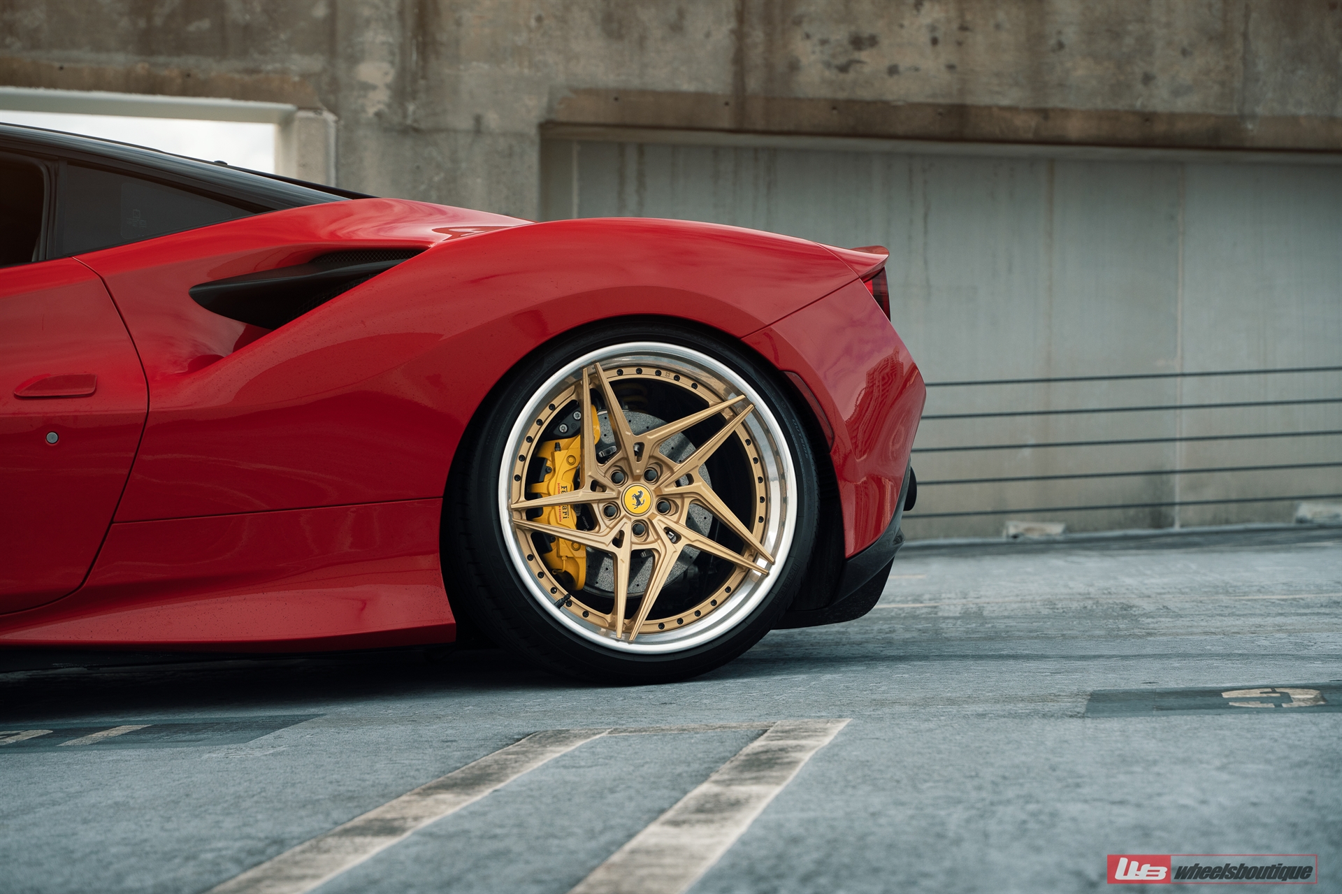 Ferrari F8 | Rosso Corsa | on ANRKY S3-X3 | Gloss Gold