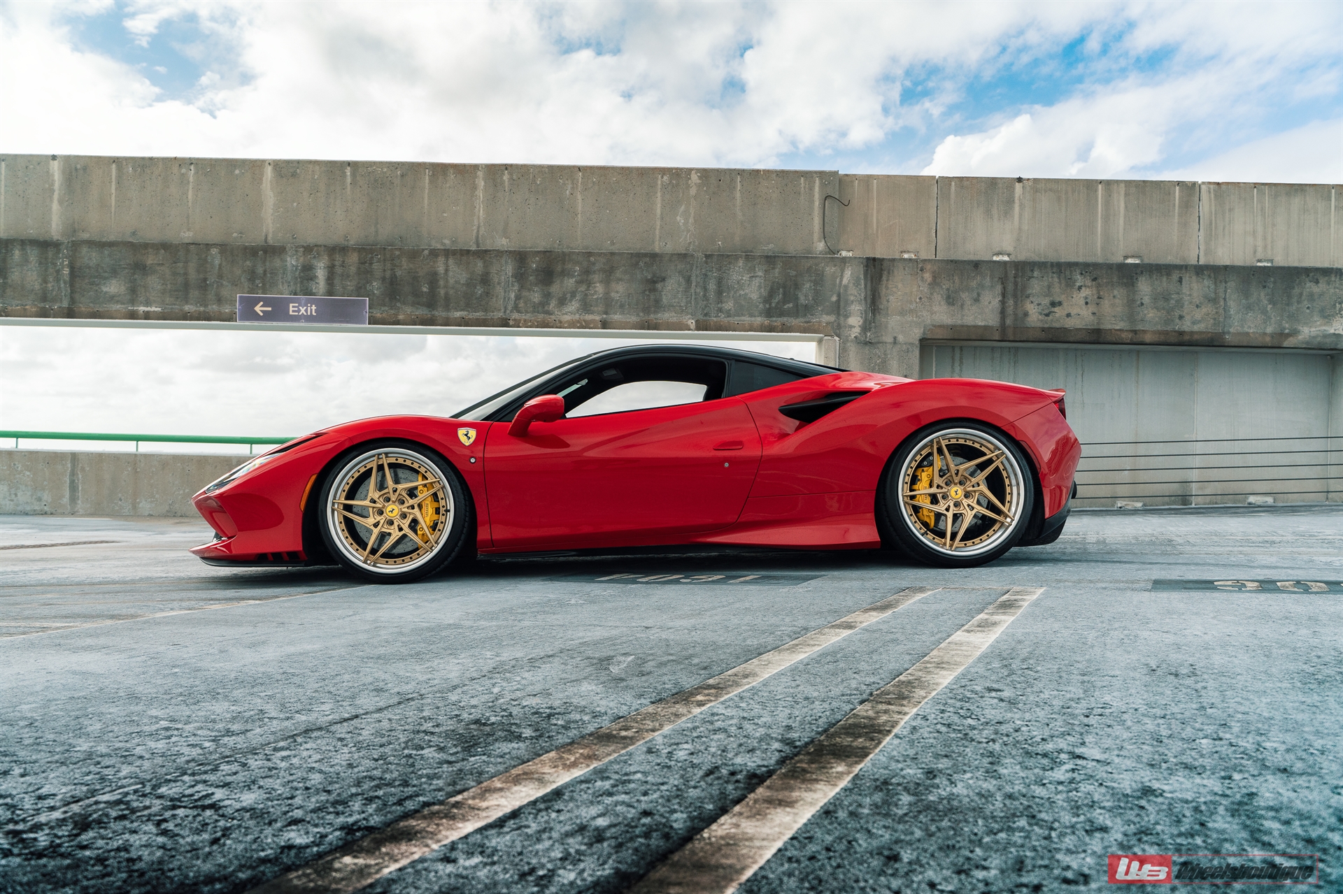 Ferrari F8 | Rosso Corsa | on ANRKY S3-X3 | Gloss Gold