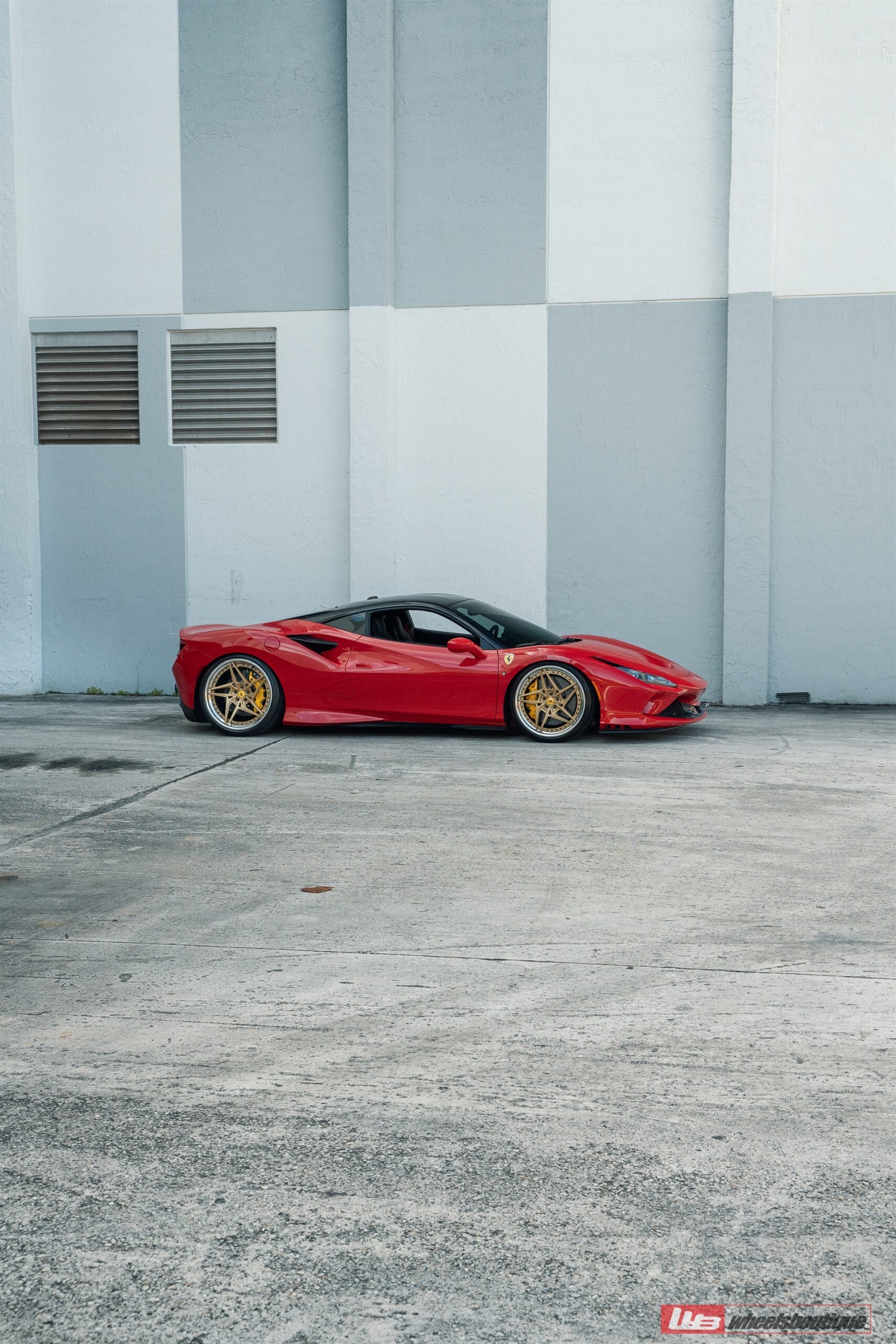 Ferrari F8 | Rosso Corsa | on ANRKY S3-X3 | Gloss Gold