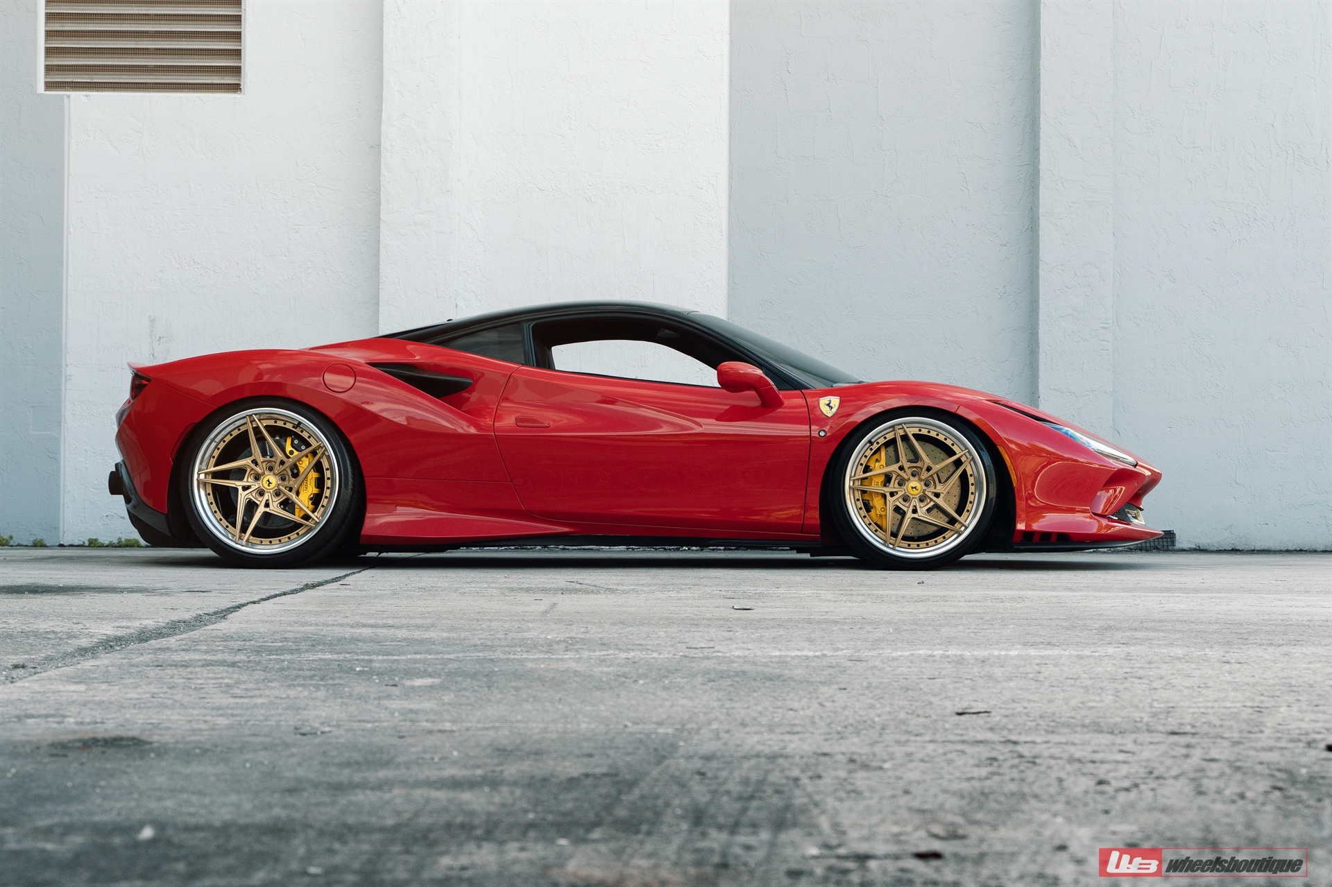 Ferrari F8 | Rosso Corsa | on ANRKY S3-X3 | Gloss Gold