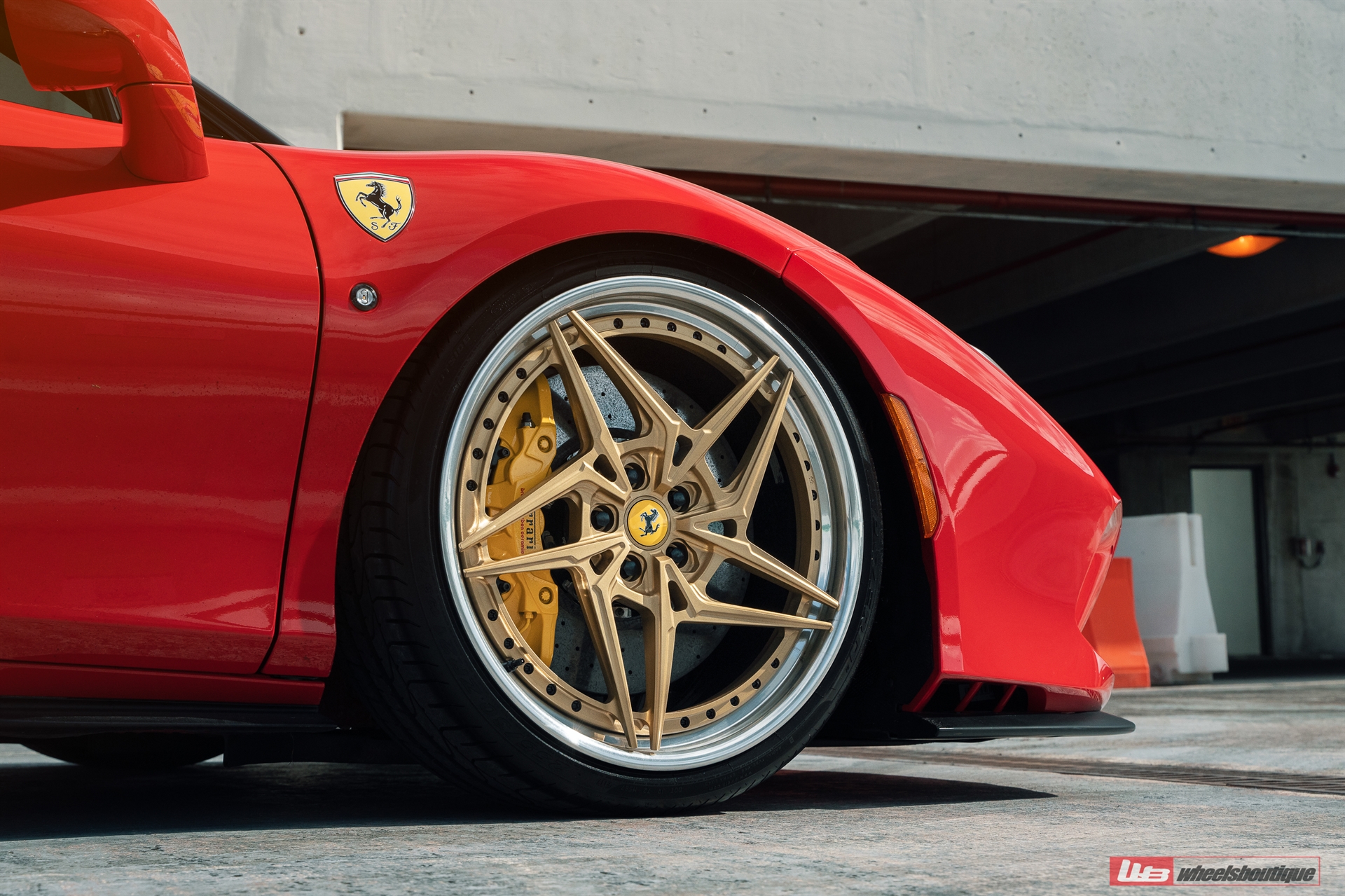 Ferrari F8 | Rosso Corsa | on ANRKY S3-X3 | Gloss Gold