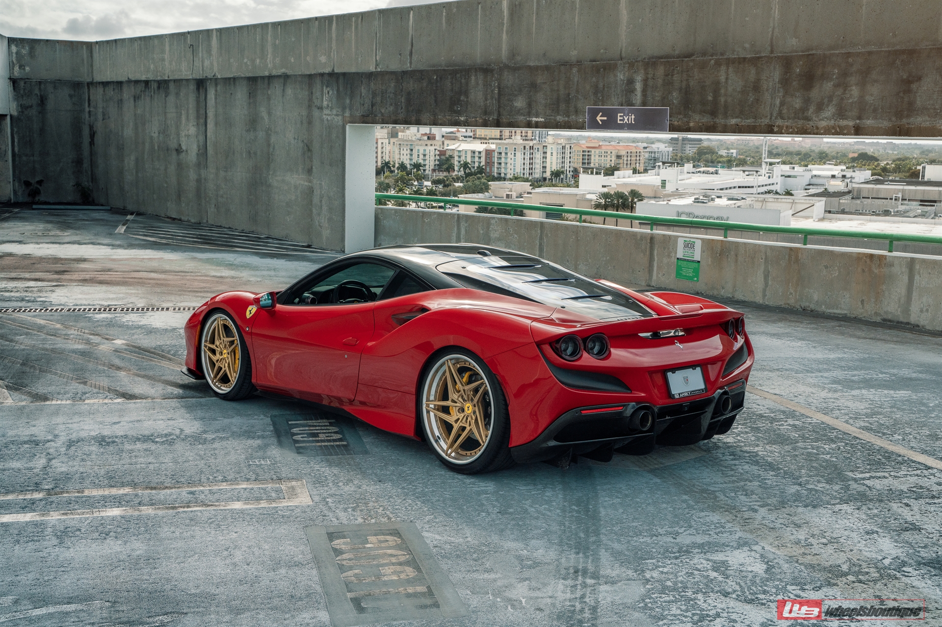 Ferrari F8 | Rosso Corsa | on ANRKY S3-X3 | Gloss Gold