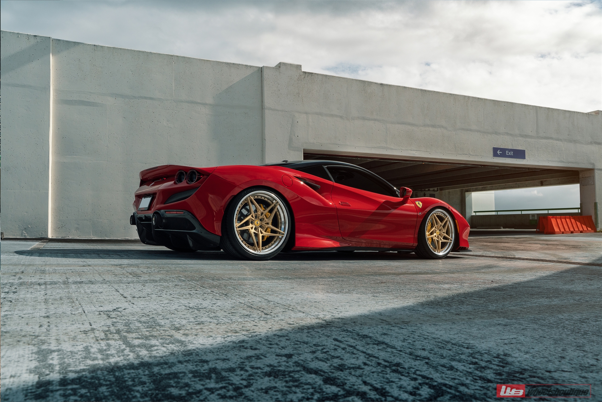 Ferrari F8 | Rosso Corsa | on ANRKY S3-X3 | Gloss Gold