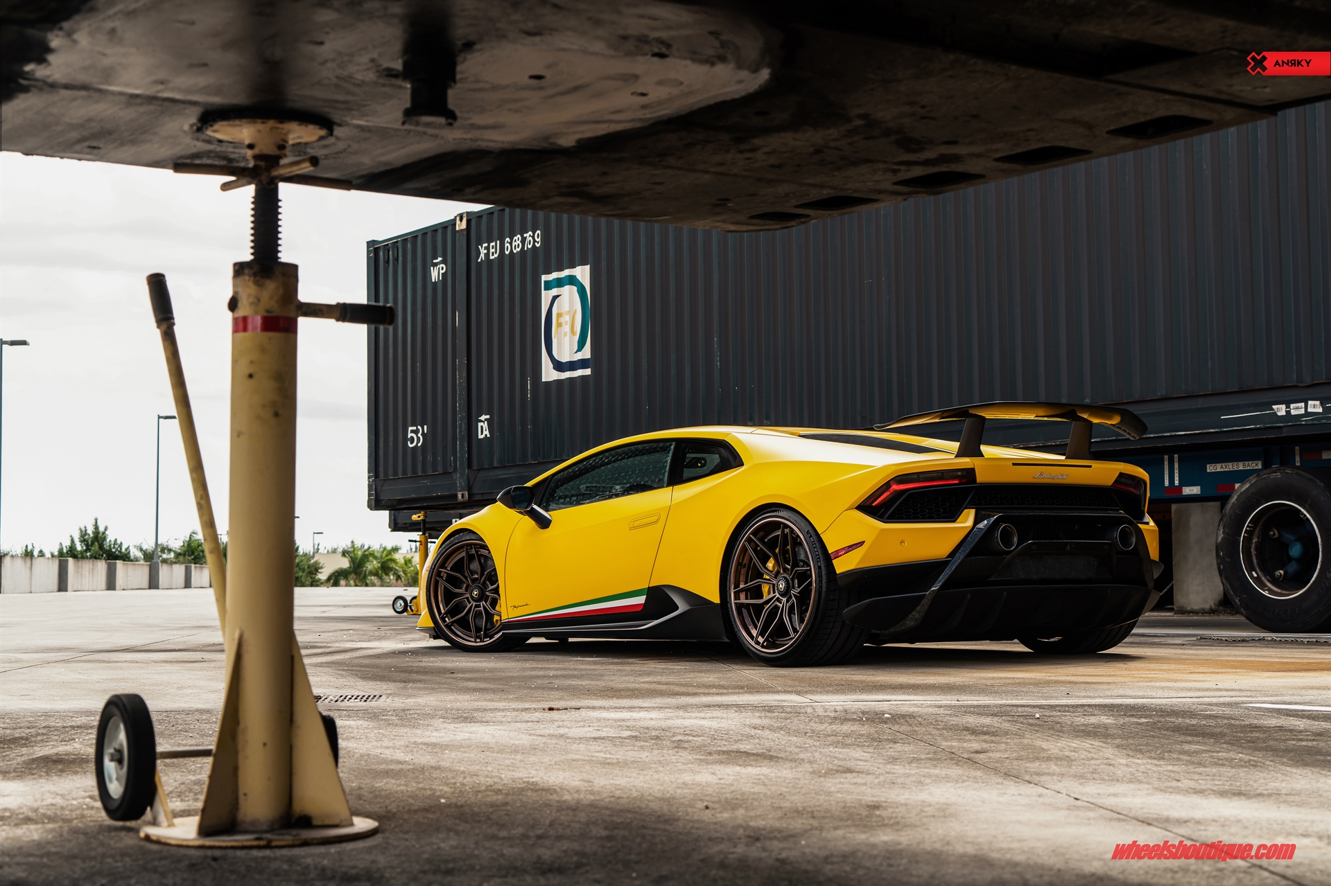 Lamborghini Huracan Performante | | on ANRKY AN36 | Satin Bronze