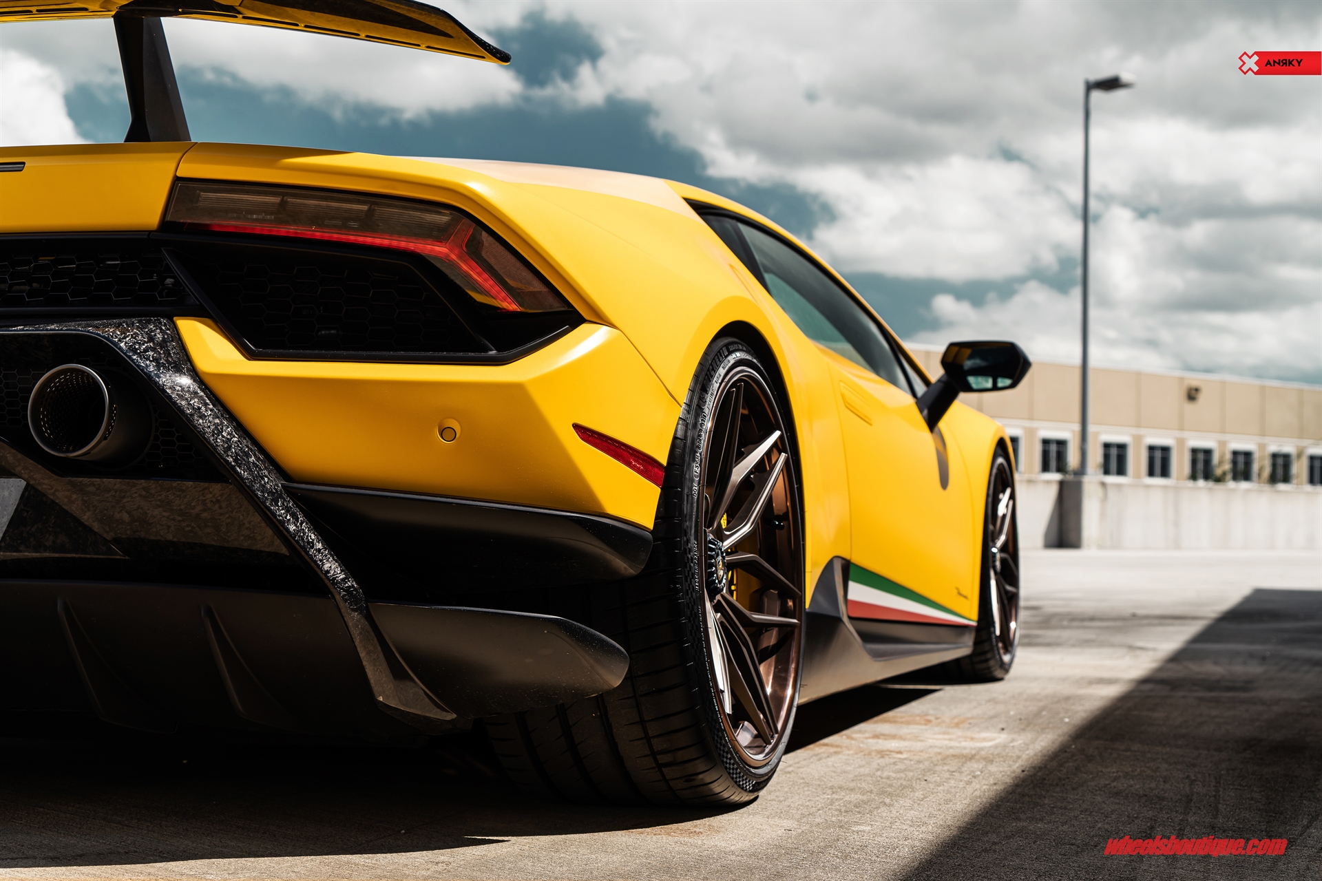Lamborghini Huracan Performante | | on ANRKY AN36 | Satin Bronze
