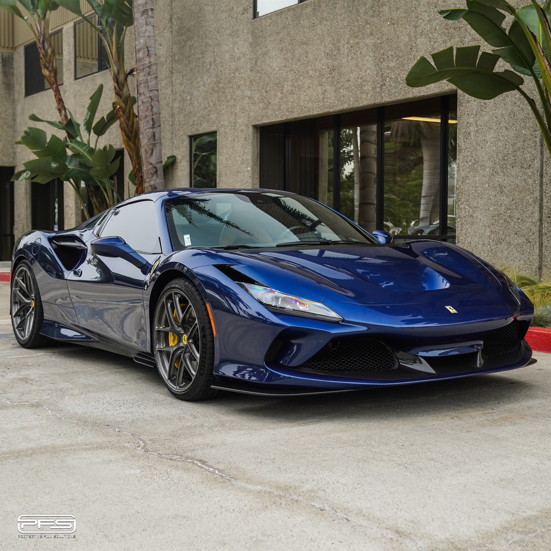 Ferrari F8 | TDF Blu | on R101 LW | Brushed Dark Clear
