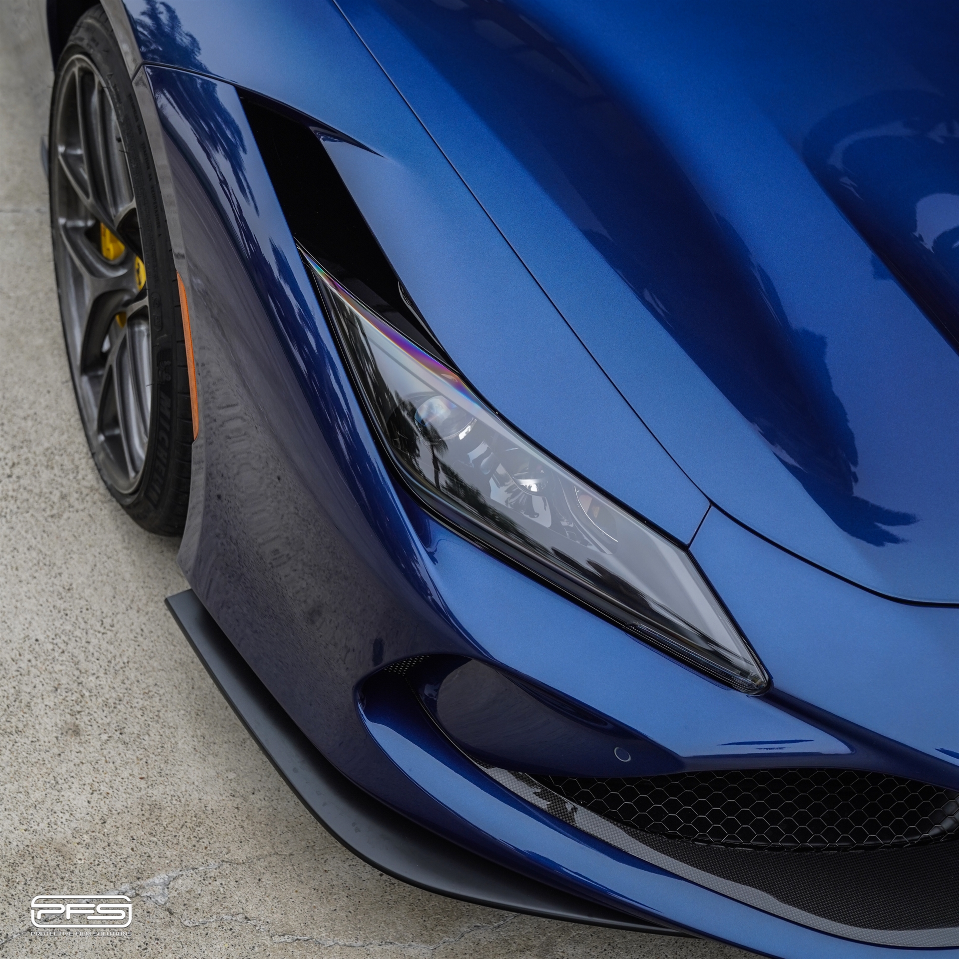 Ferrari F8 | TDF Blu | on R101 LW | Brushed Dark Clear