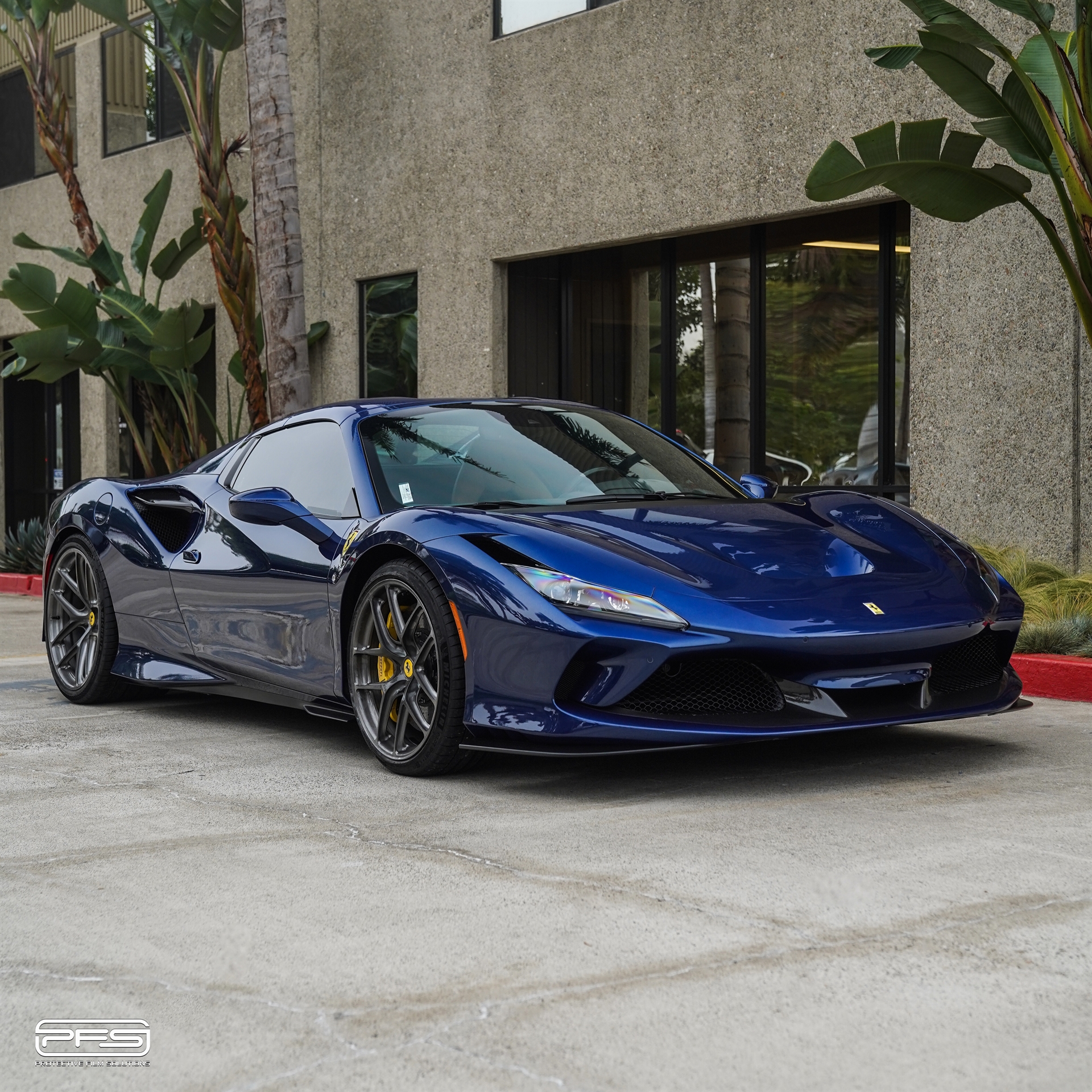 Ferrari F8 | TDF Blu | on R101 LW | Brushed Dark Clear