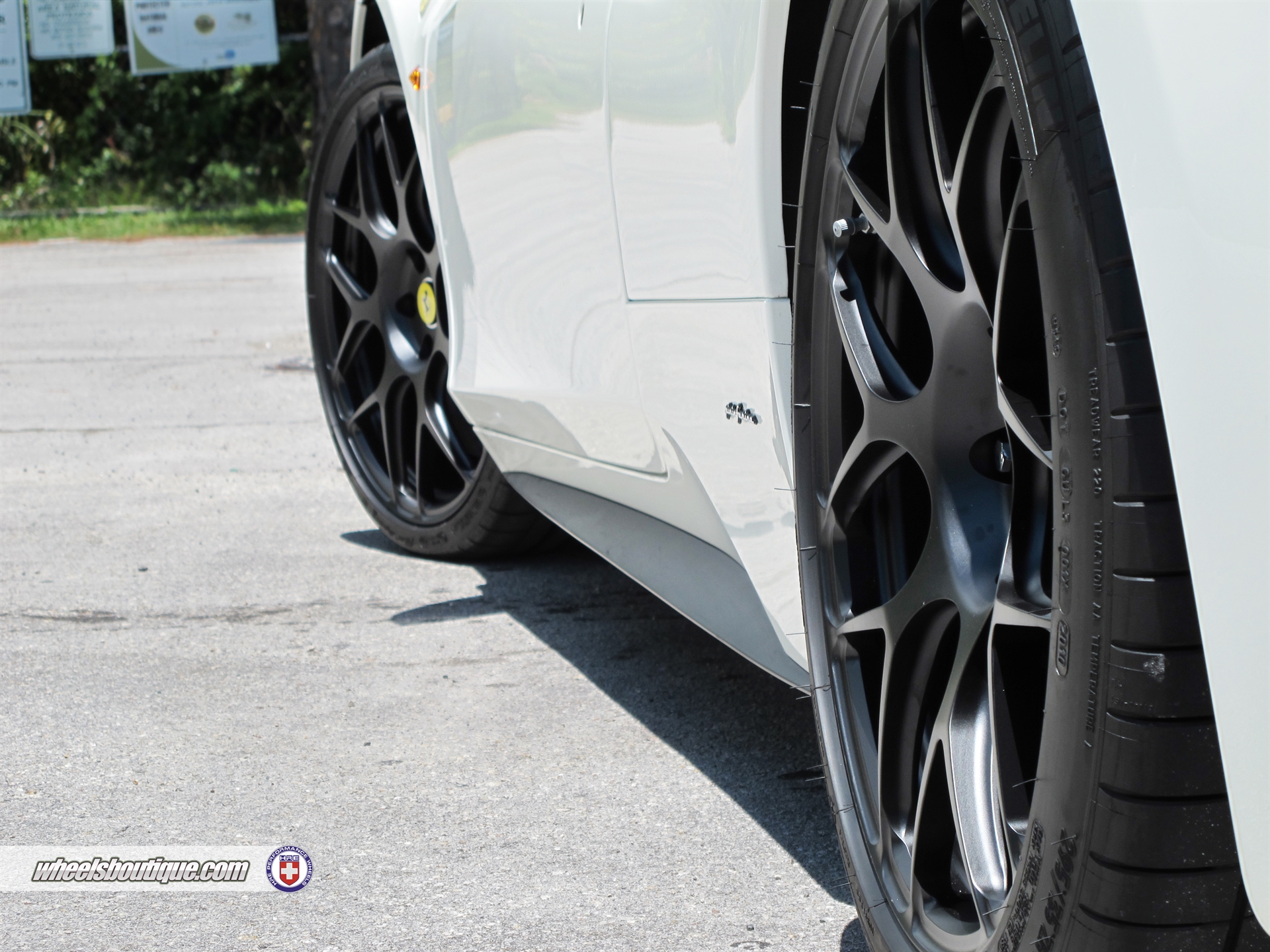 Ferrari 458 | Bianco Avus | Satin Black | P40SC