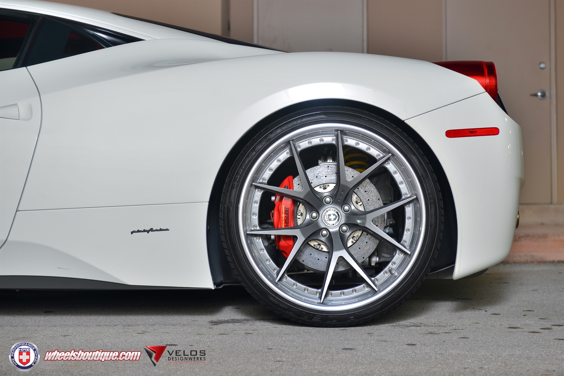 Ferrari 458 | Bianco Avus | On HRE S101 | Gloss Charcoal