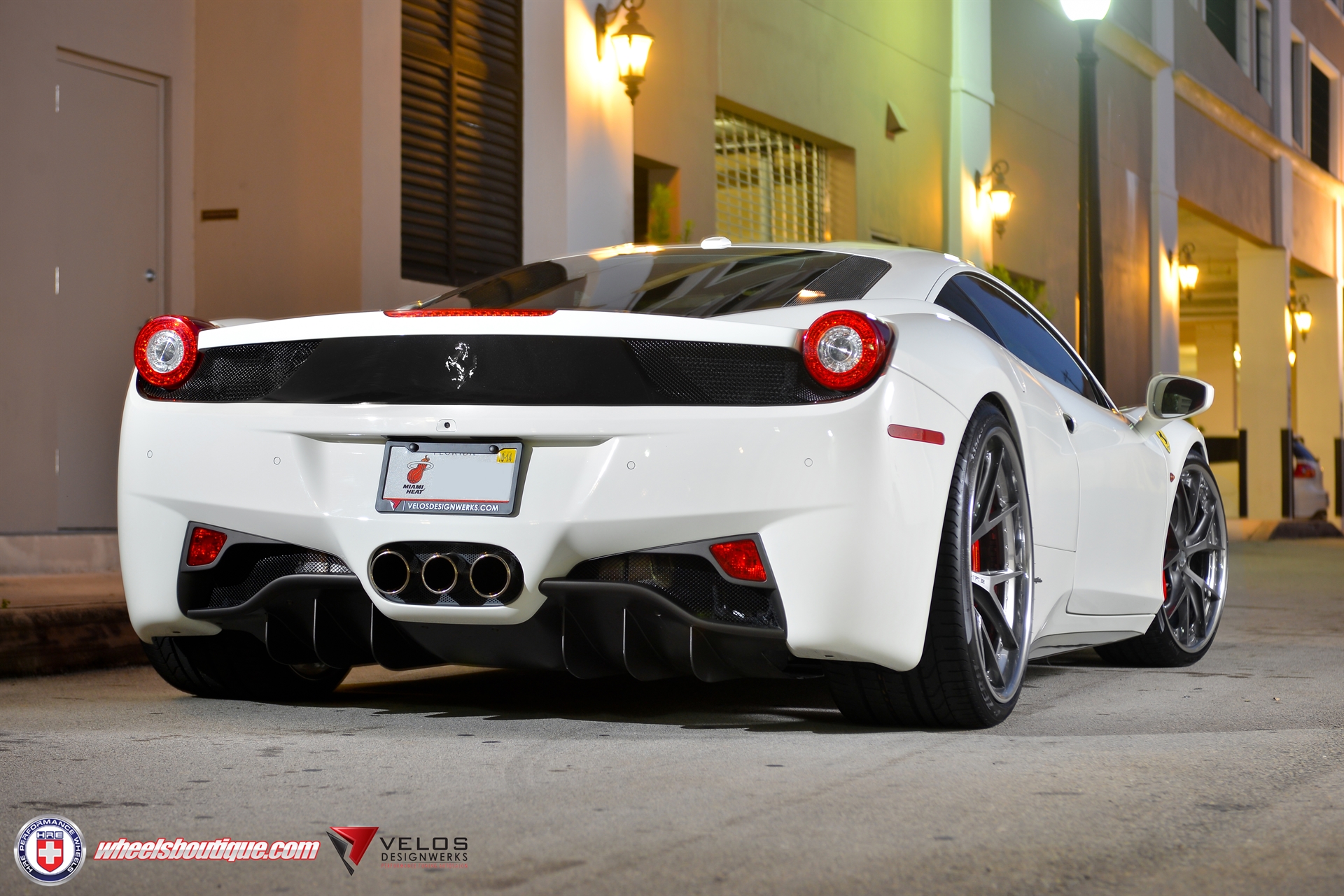 Ferrari 458 | Bianco Avus | On HRE S101 | Gloss Charcoal