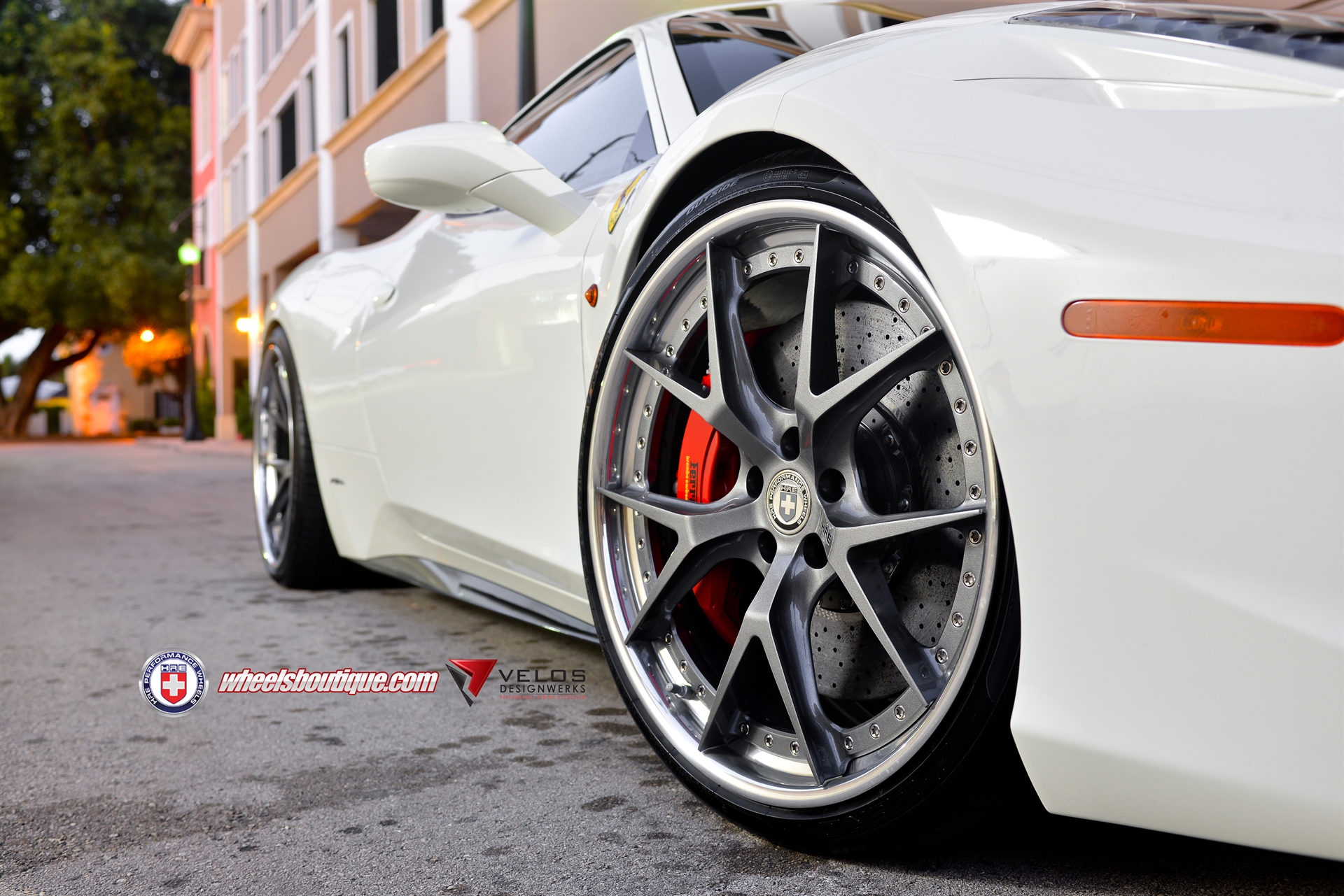 Ferrari 458 | Bianco Avus | On HRE S101 | Gloss Charcoal