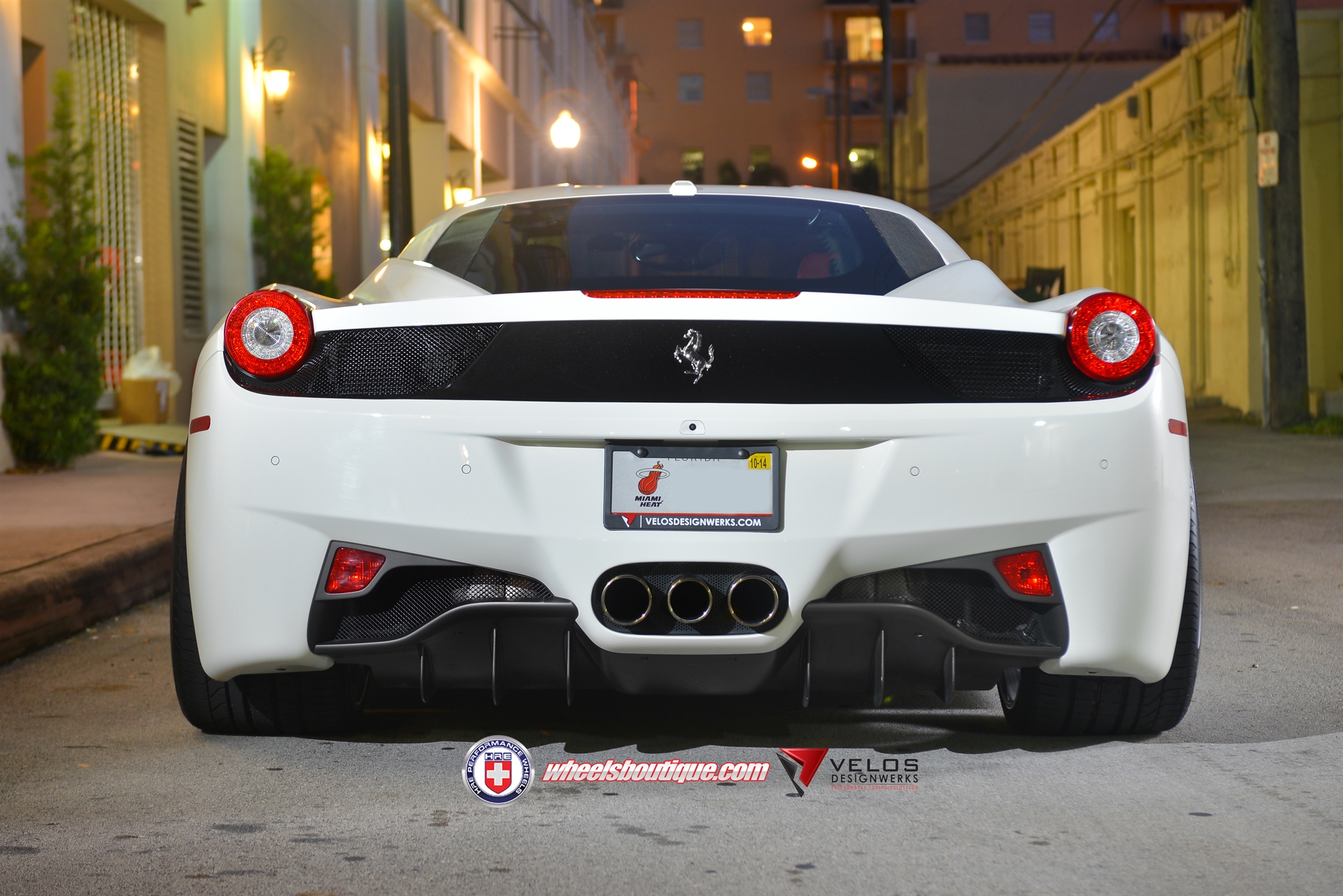Ferrari 458 | Bianco Avus | On HRE S101 | Gloss Charcoal