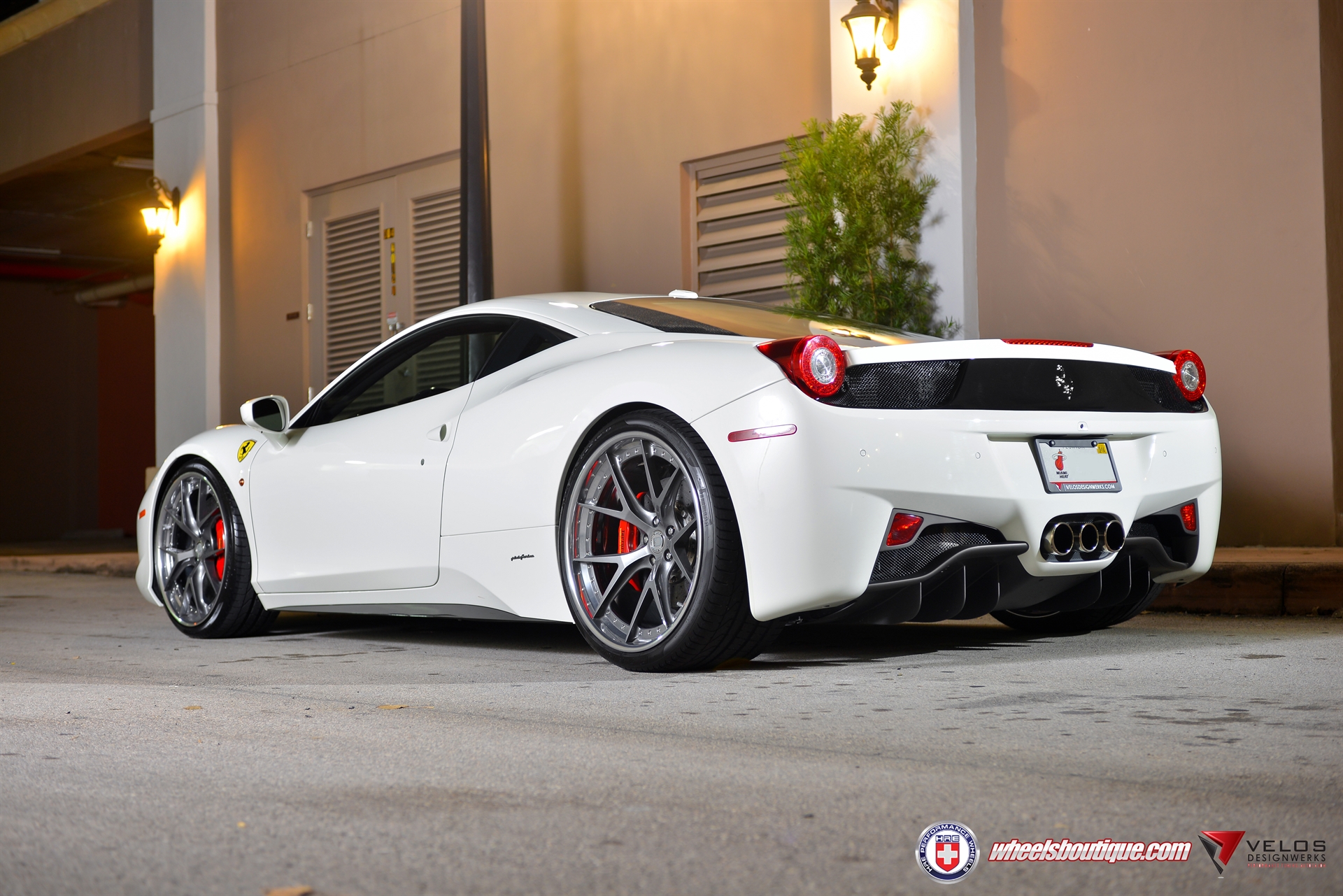 Ferrari 458 | Bianco Avus | On HRE S101 | Gloss Charcoal