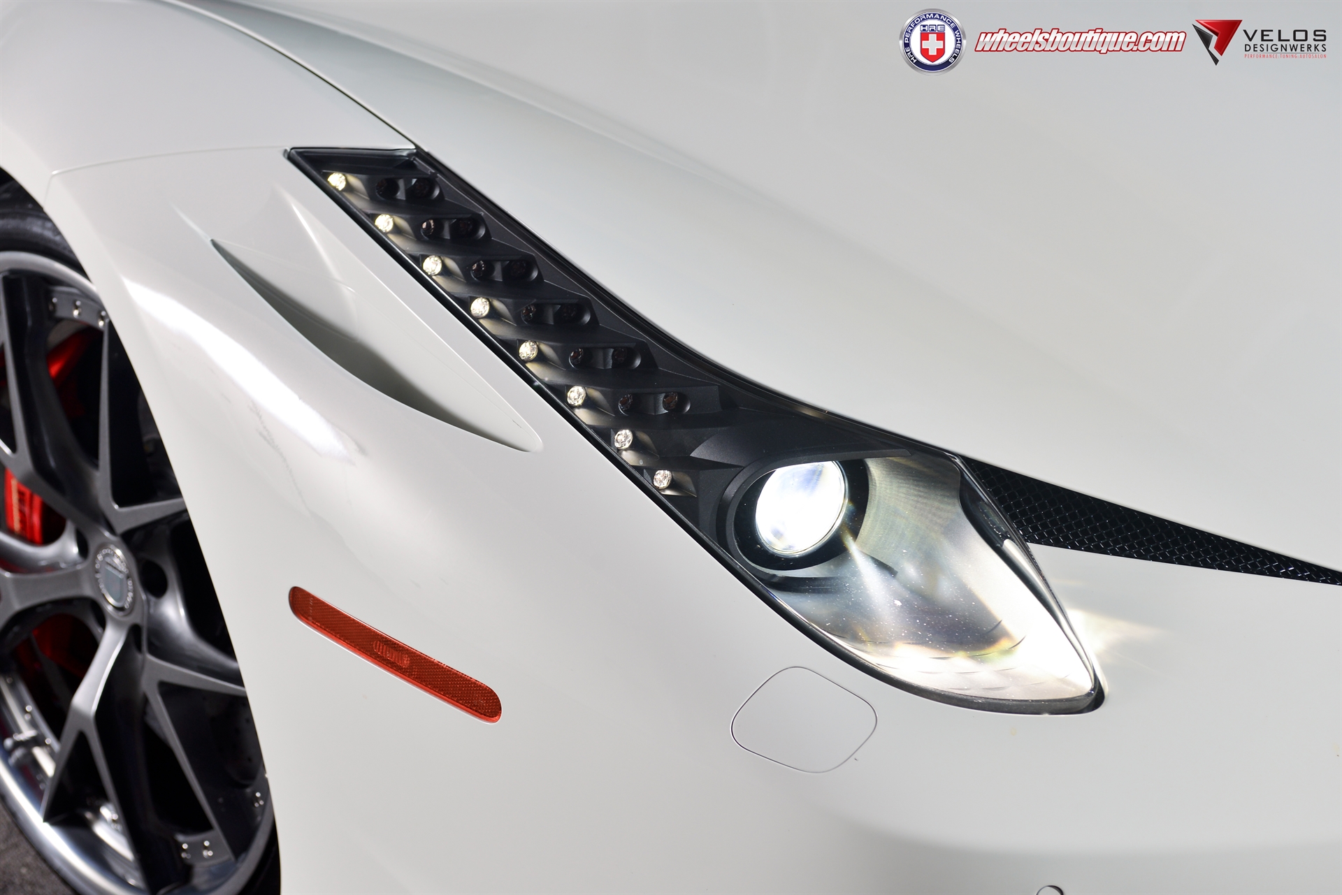 Ferrari 458 | Bianco Avus | On HRE S101 | Gloss Charcoal