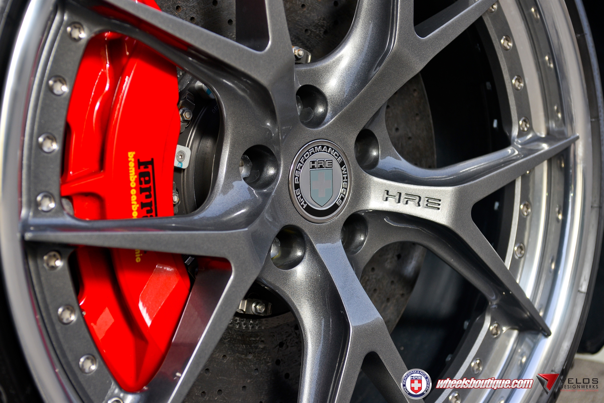 Ferrari 458 | Bianco Avus | On HRE S101 | Gloss Charcoal