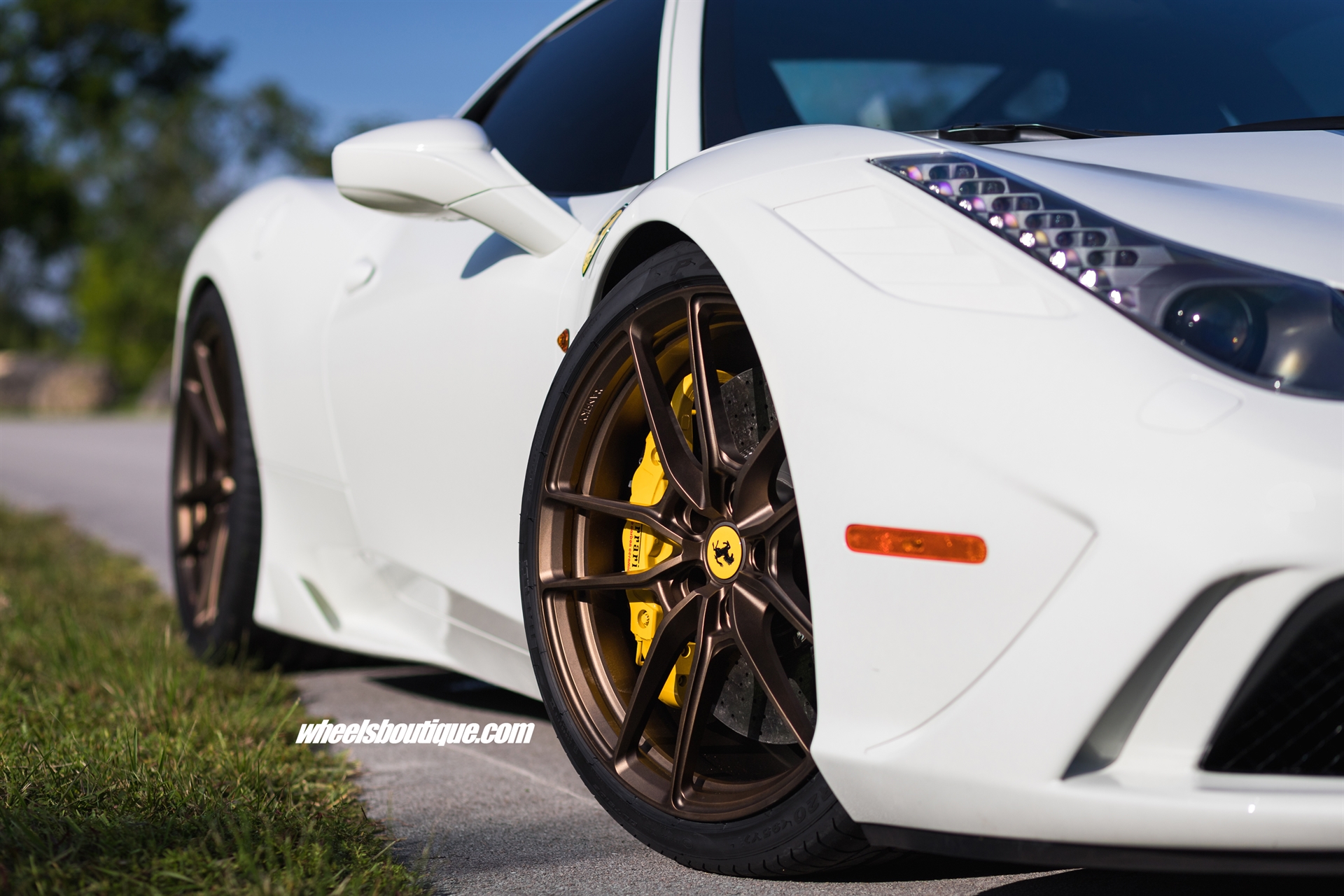 Ferrari 458 Speciale | Bianco Avus | on ANRKY AN14 | Satin Bronze