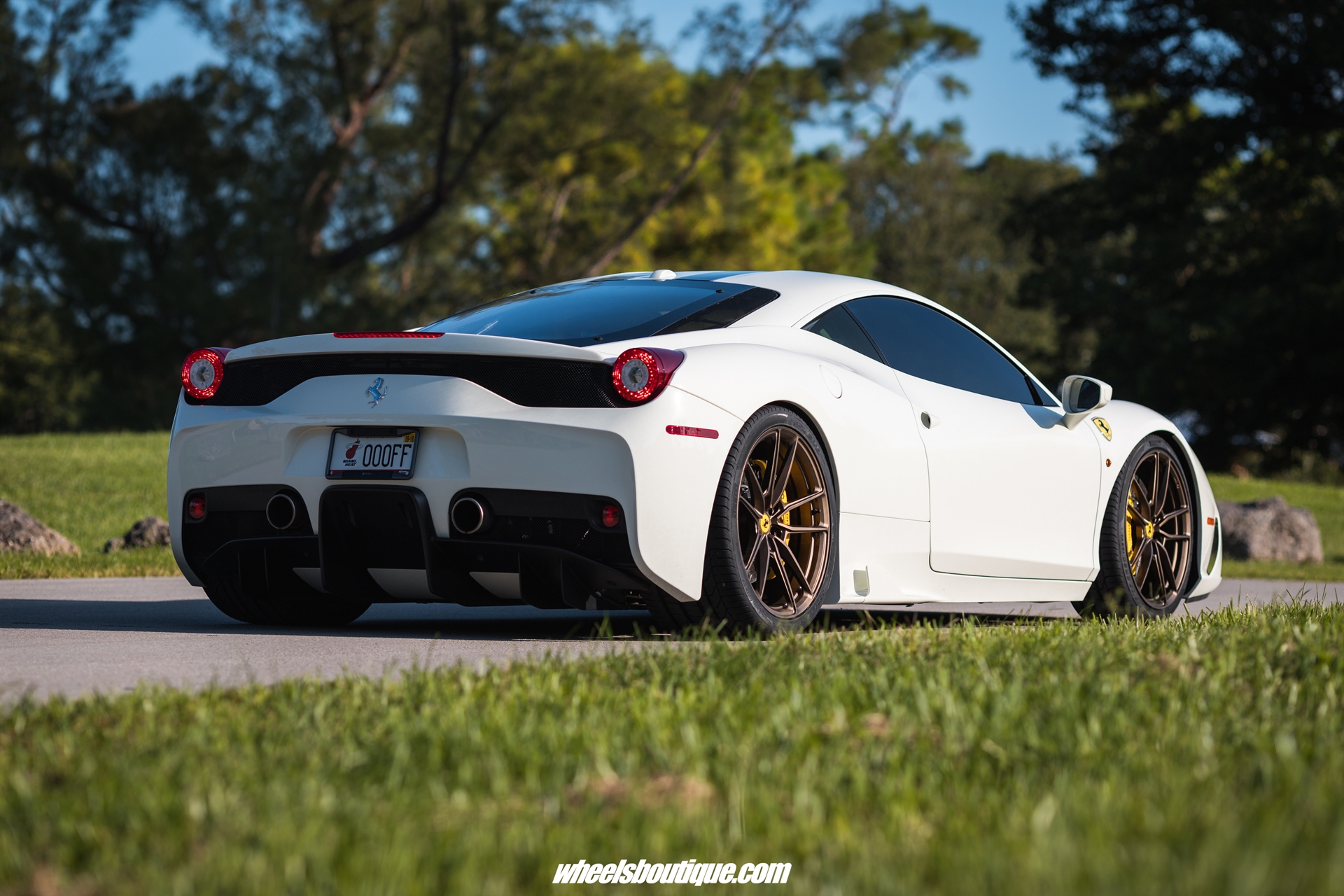 Ferrari 458 Speciale | Bianco Avus | on ANRKY AN14 | Satin Bronze