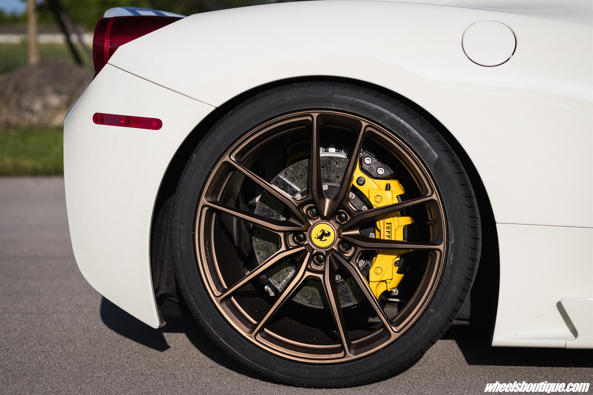 Ferrari 458 Speciale | Bianco Avus | on ANRKY AN14 | Satin Bronze