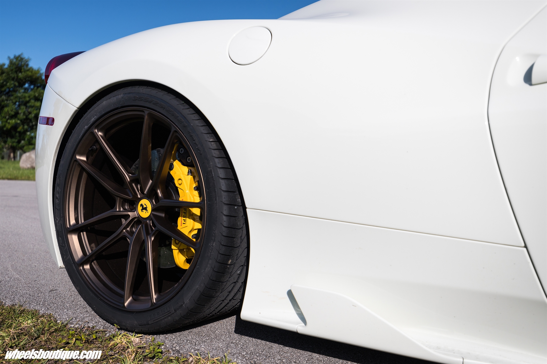 Ferrari 458 Speciale | Bianco Avus | on ANRKY AN14 | Satin Bronze