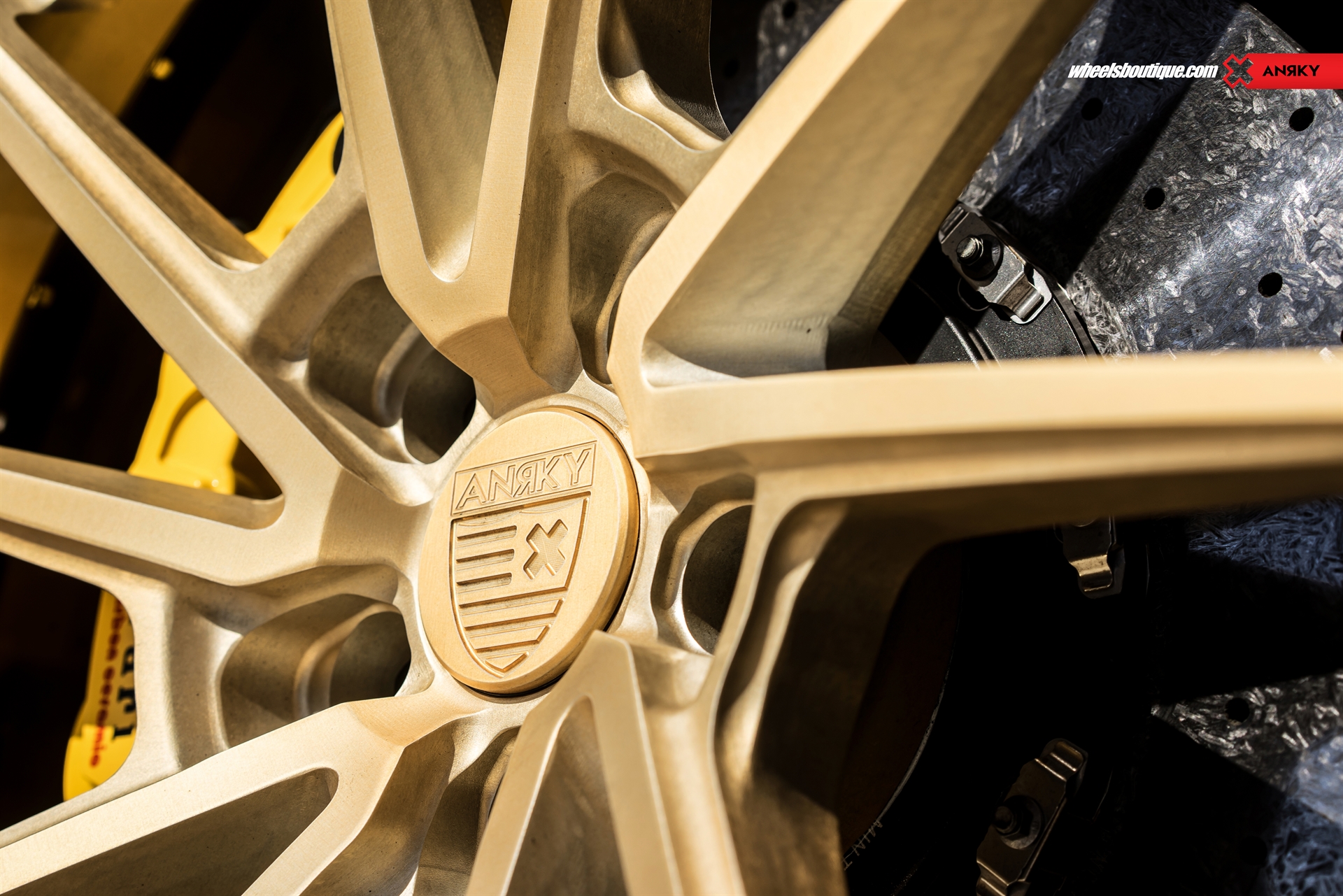 Ferrari 488 | Rosso Corsa | on ANRKY AN33 | Two-Tone: Brushed Satin Gold + Stone Satin Gold Windows