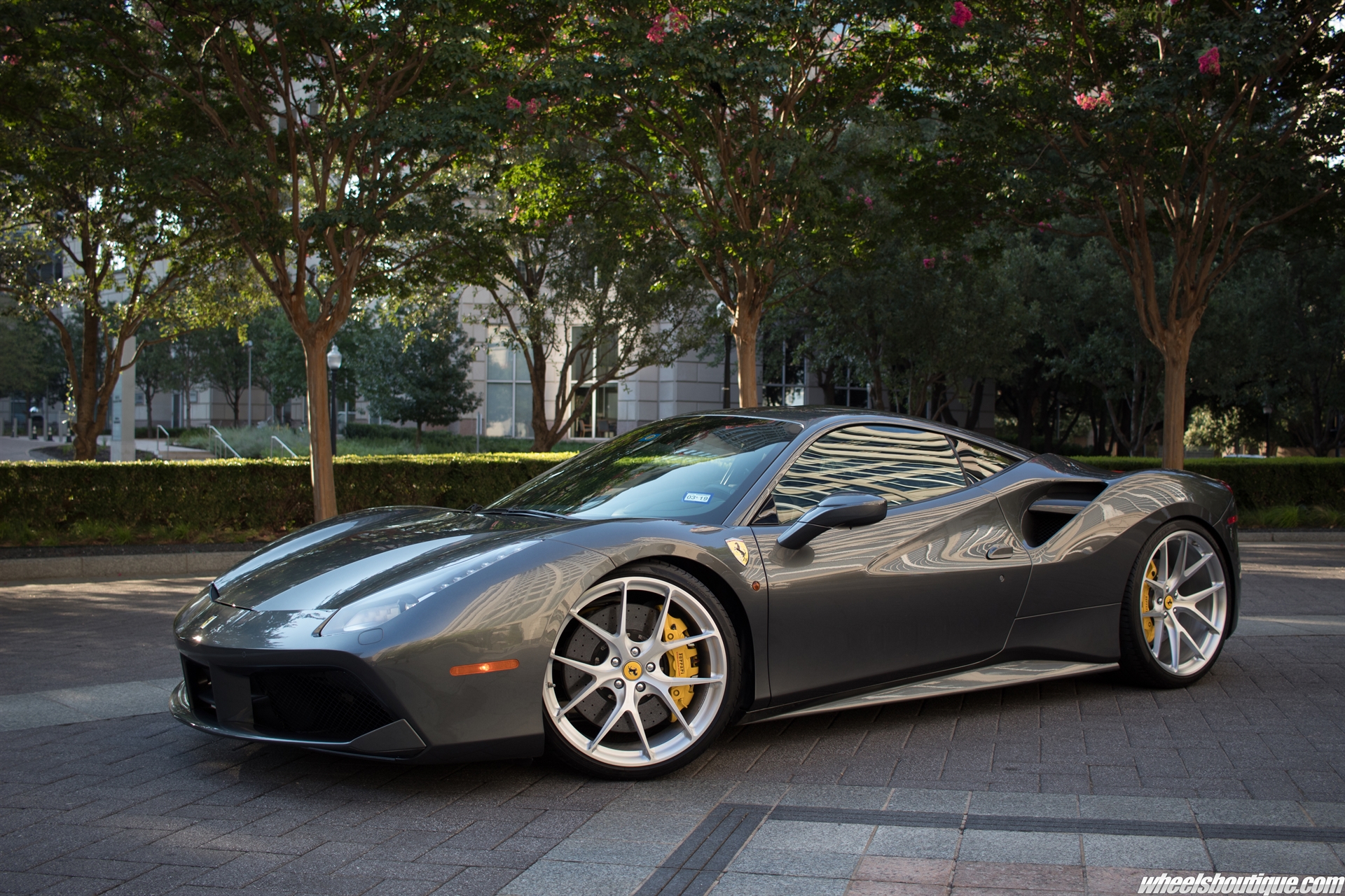 Ferrari 488 | Grigio Silverstone | on HRE P101 | Brushed Clear