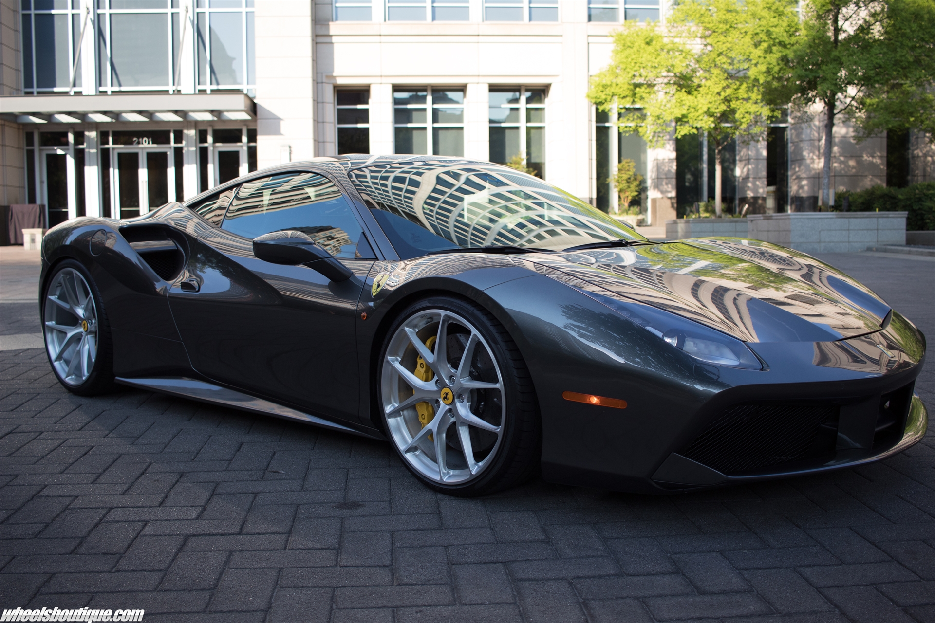 Ferrari 488 | Grigio Silverstone | on HRE P101 | Brushed Clear