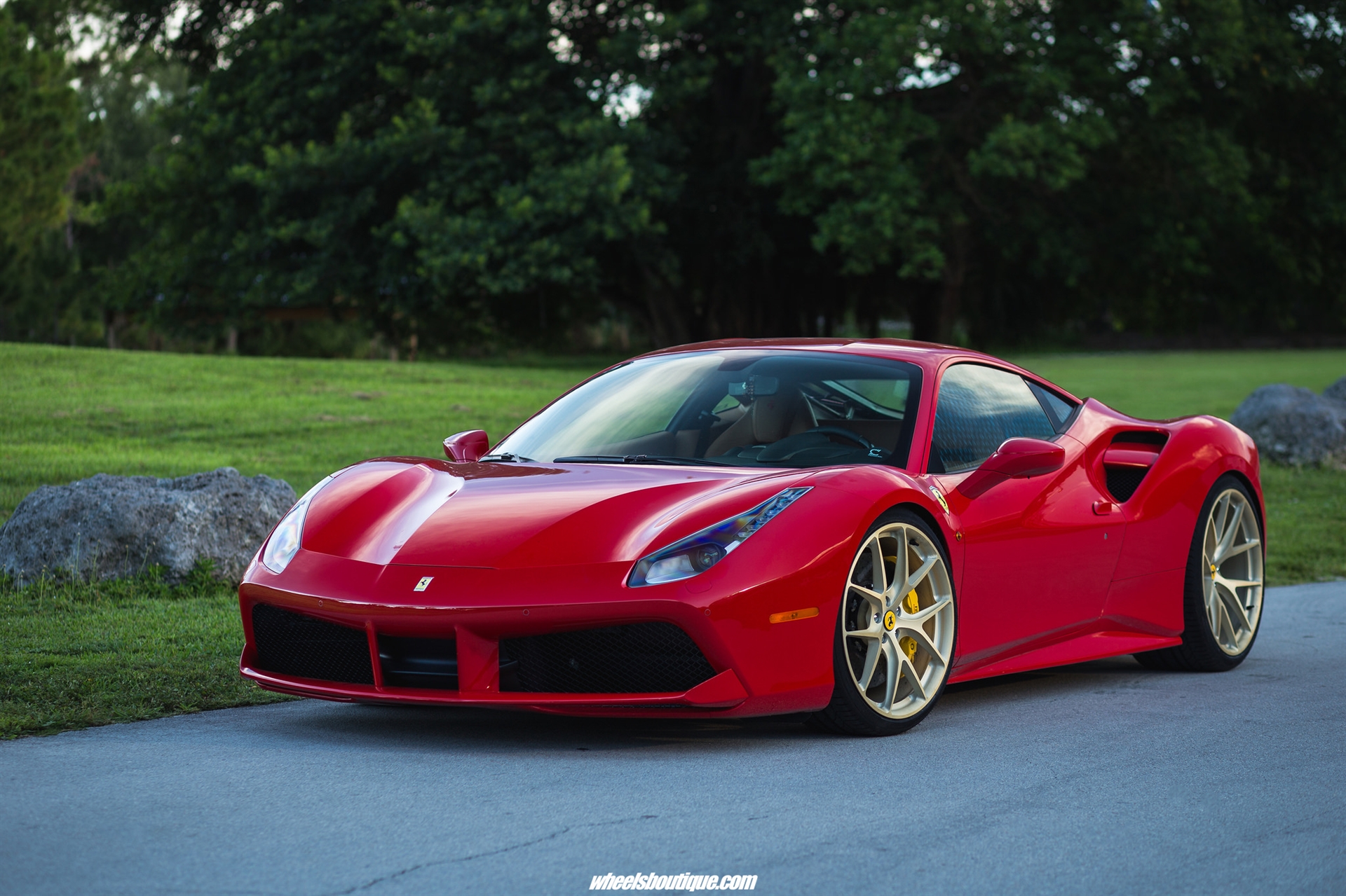 Ferrari 488 | Rosso Corsa | HRE P101 | Satin Champagne