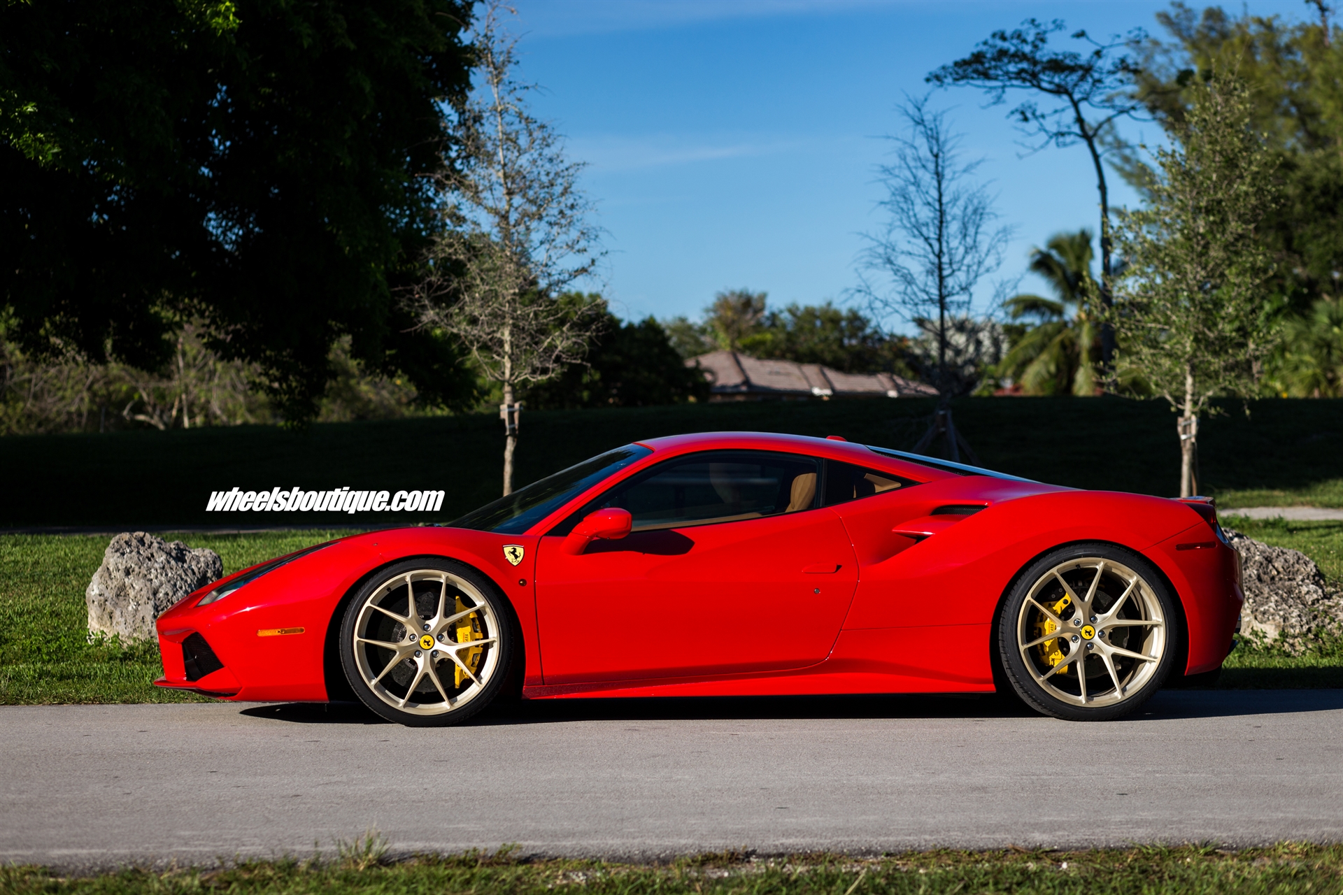 Ferrari 488 | Rosso Corsa | HRE P101 | Satin Champagne