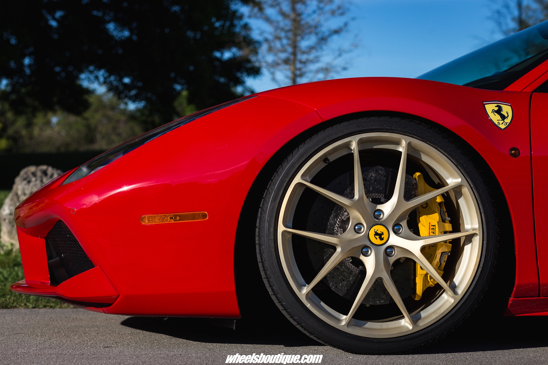 Ferrari 488 | Rosso Corsa | HRE P101 | Satin Champagne
