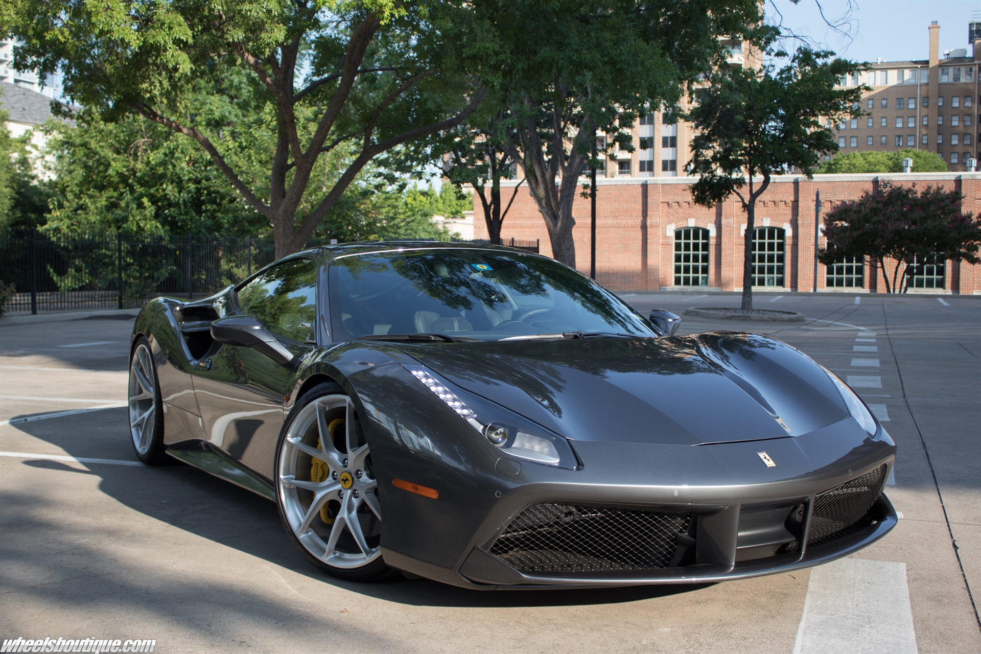Ferrari 488 | Grigio Silverstone | on HRE P101 | Brushed Clear