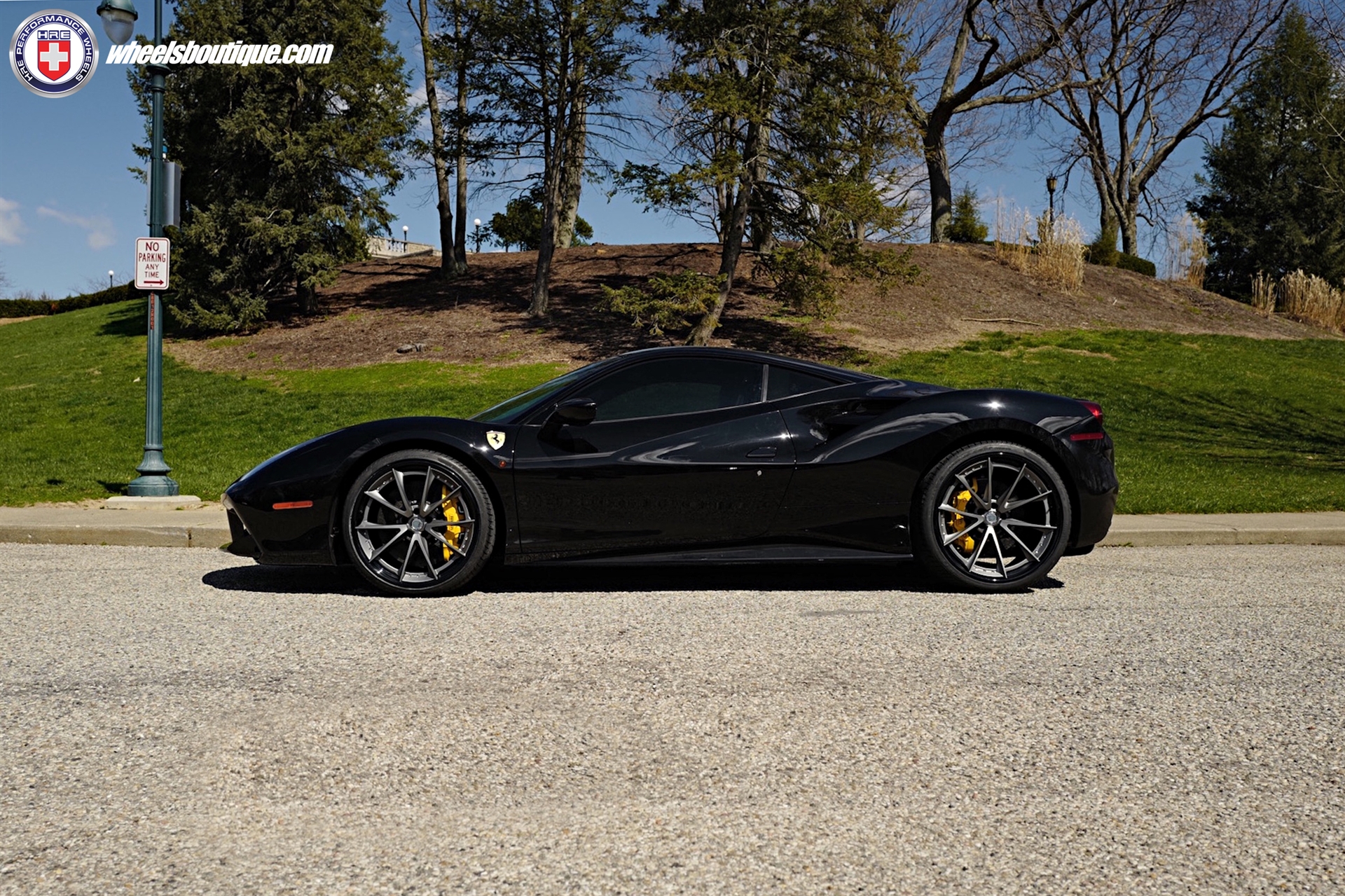 Ferrari 488 | Nero | on HRE S204 | Satin Charcoal