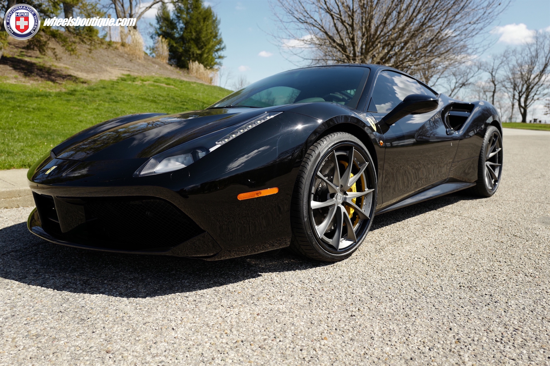 Ferrari 488 | Nero | on HRE S204 | Satin Charcoal