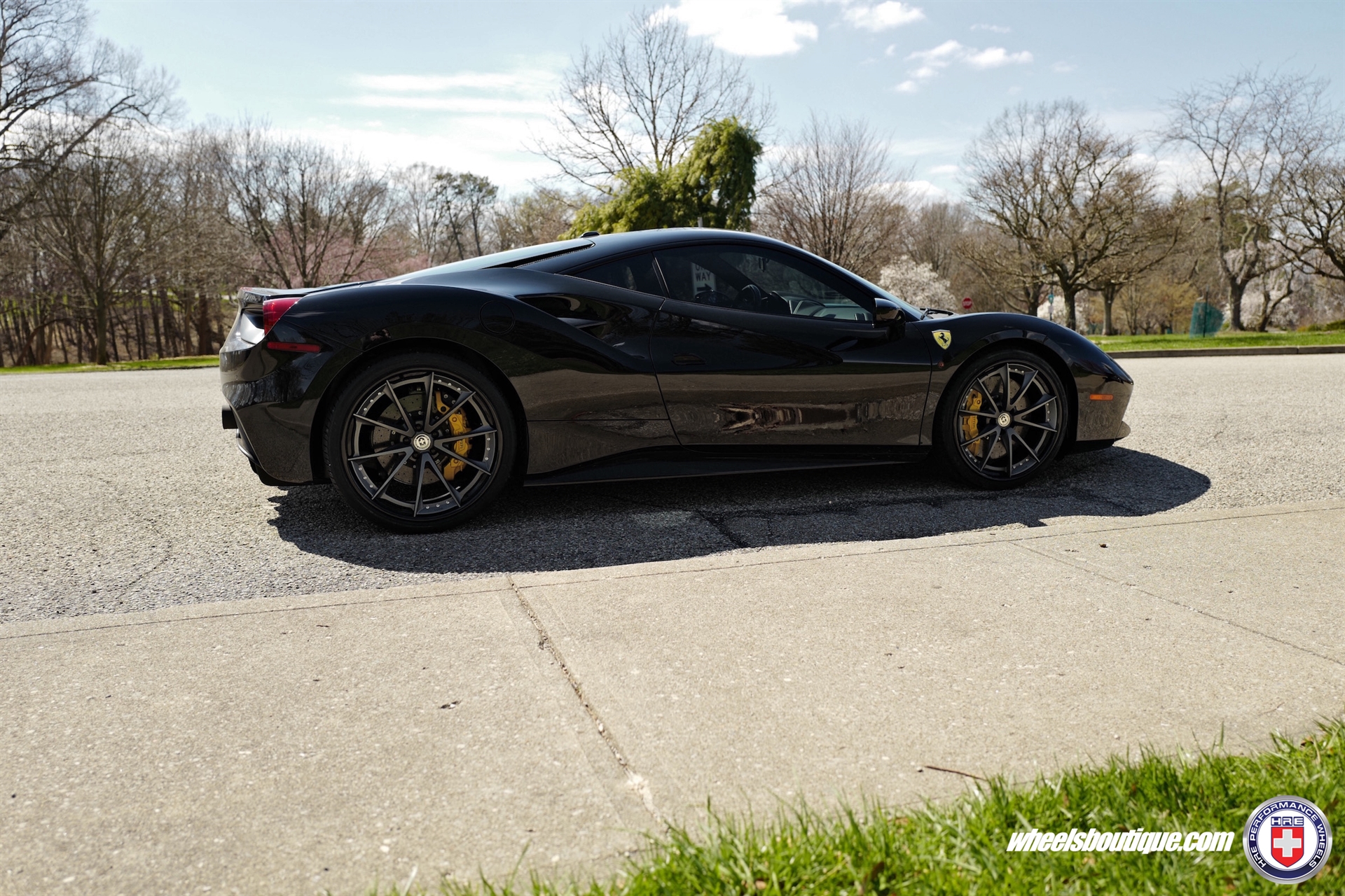 Ferrari 488 | Nero | on HRE S204 | Satin Charcoal